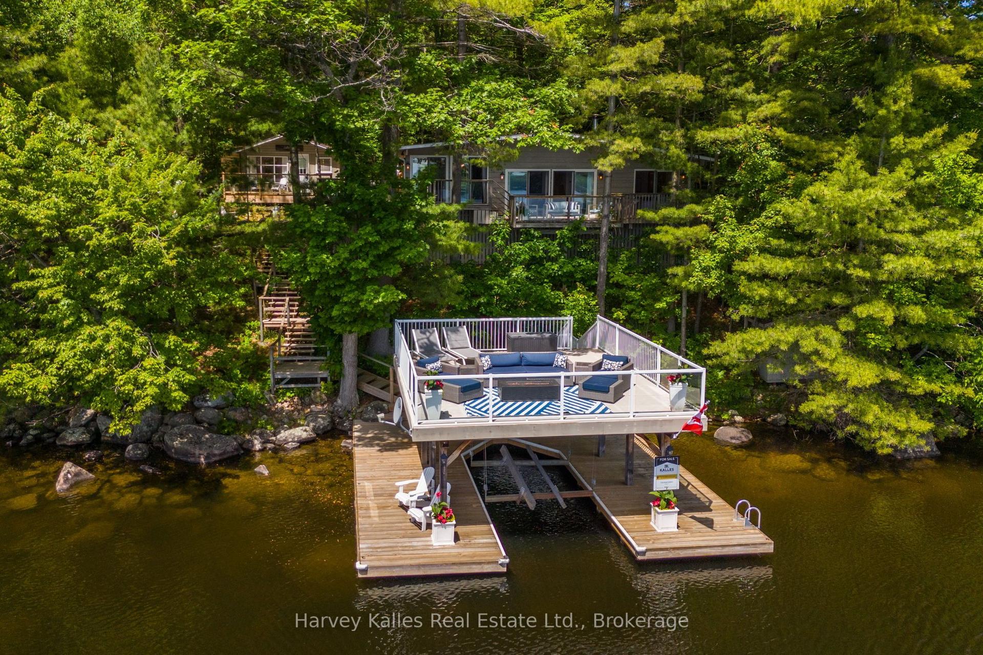1043 Muskoka Crescent Road — photo 1