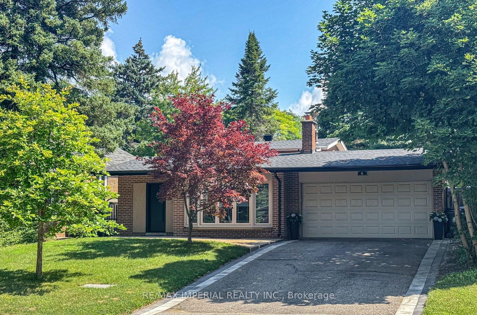 4 Quincy Crescent, Toronto — Detached for sale, photo 1