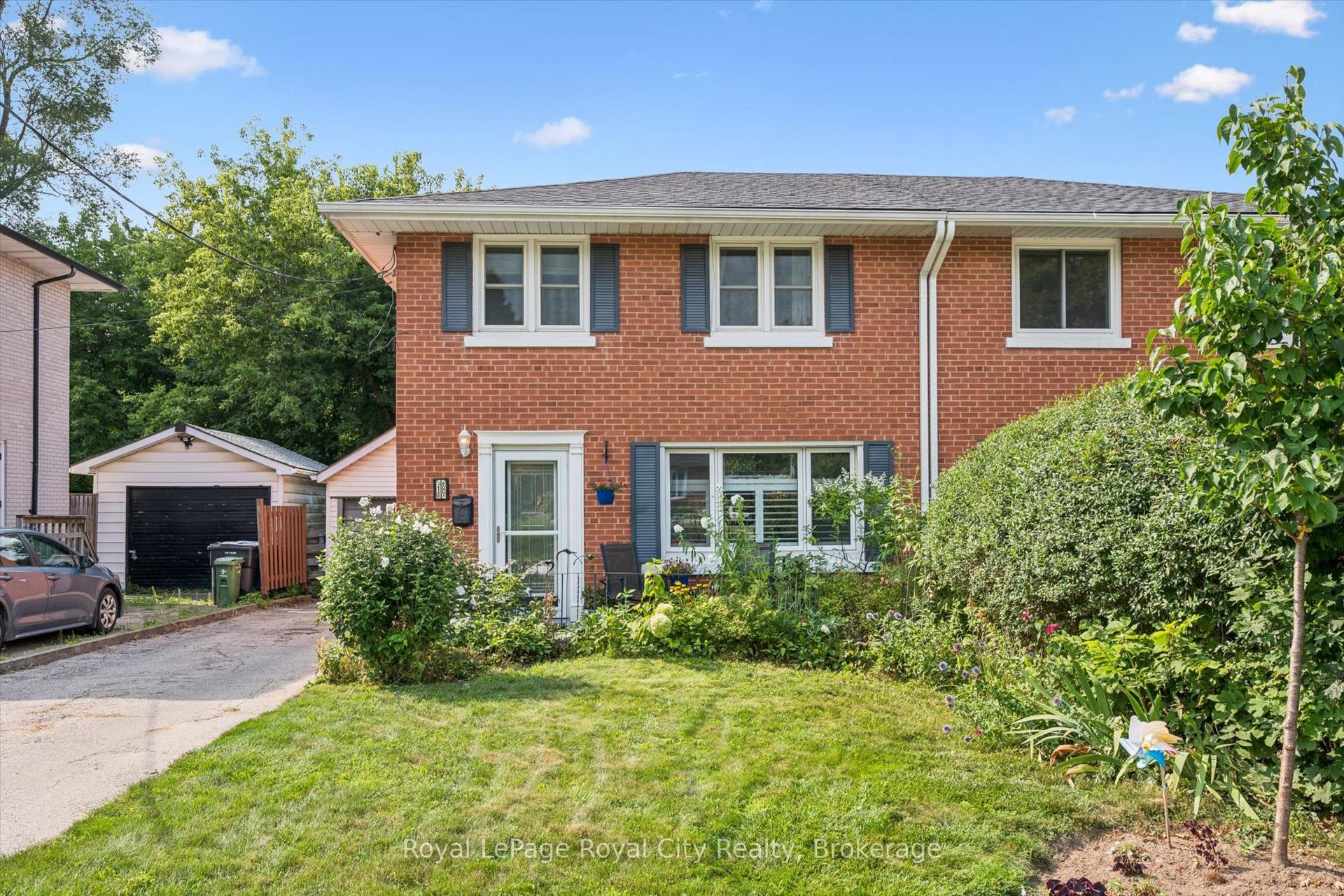 18 June Avenue, Guelph — Semi-Detached for sale, photo 1