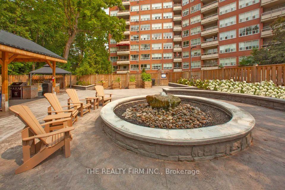 10 BEECHWOOD Place 209 #209, London South — Condo for lease, photo 1