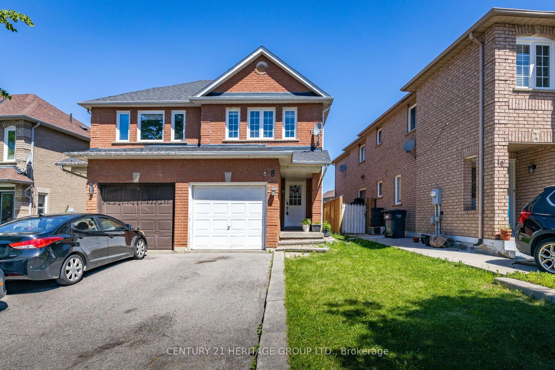 8 Caruso Drive — photo 1