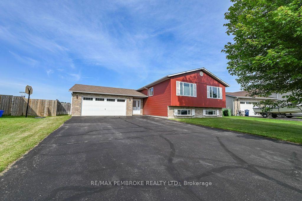 8 Greenvale Crescent — photo 1