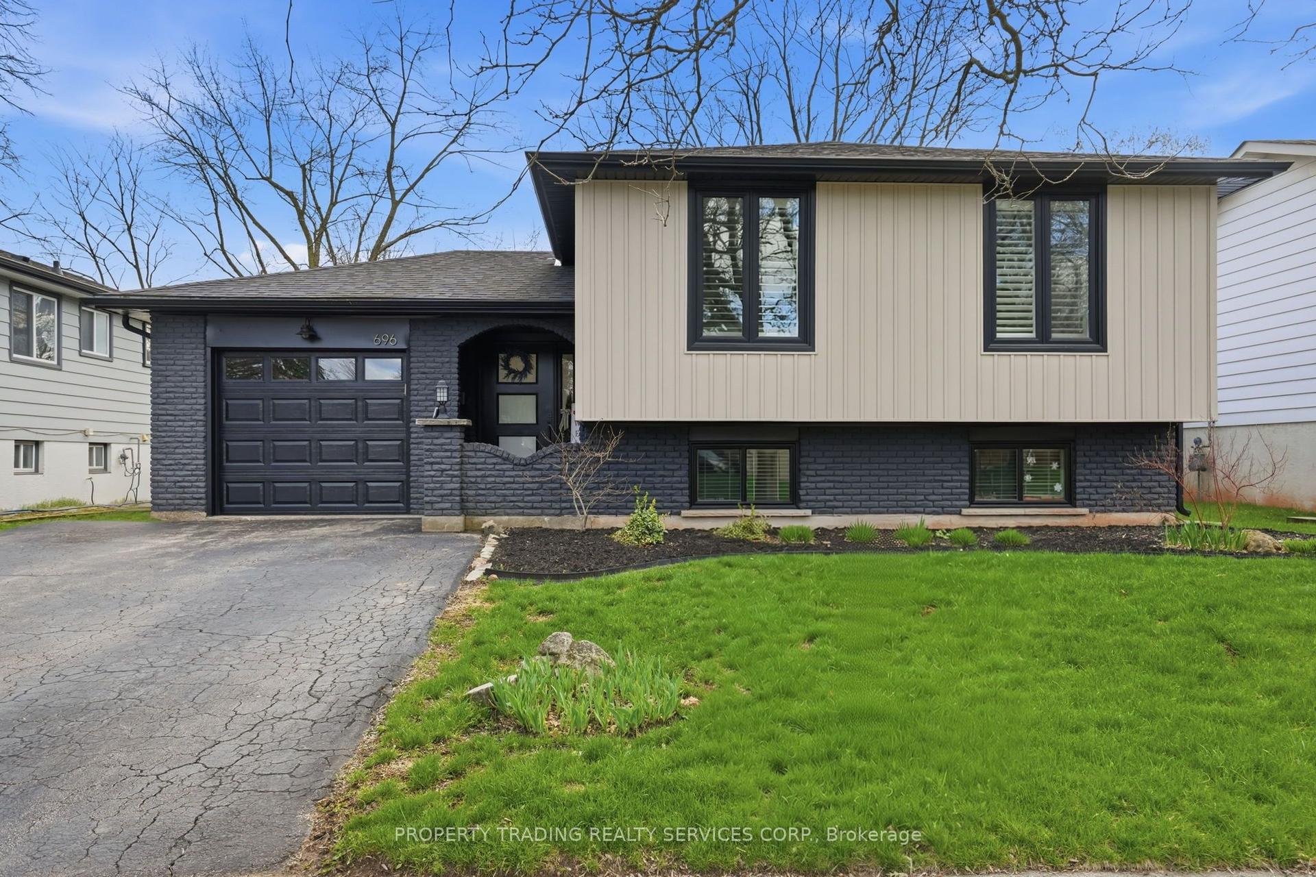 696 Francis Road — photo 1