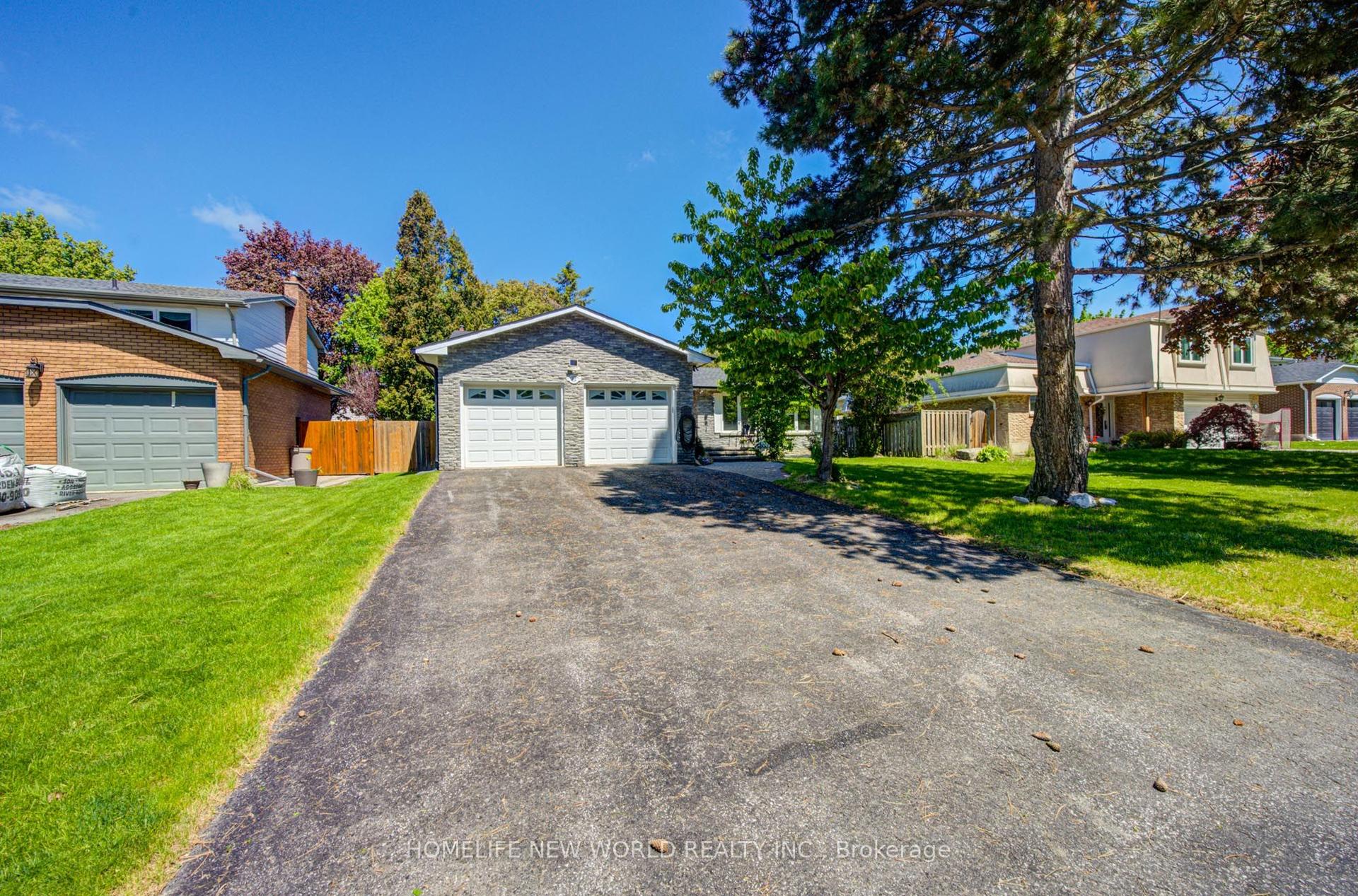 42 Hamilton Hall Drive — photo 1