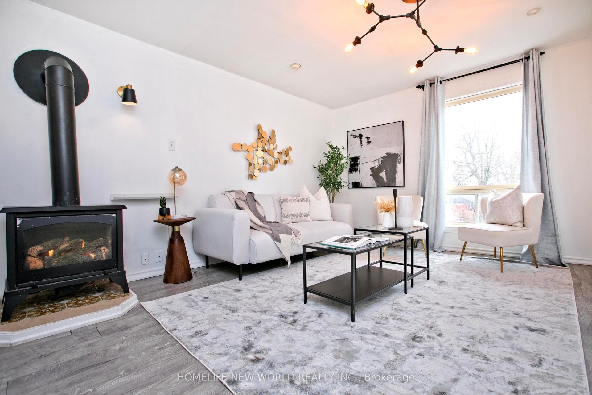 579 Lake Drive S — photo 1