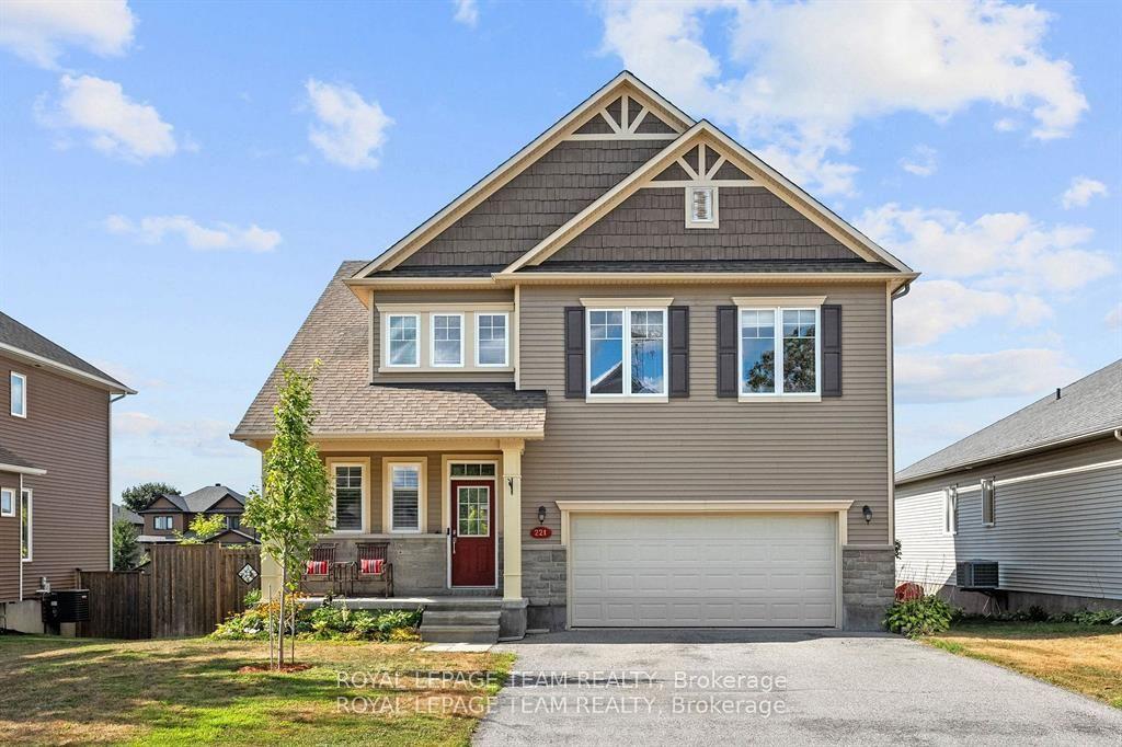 221 Santiago Street — photo 1