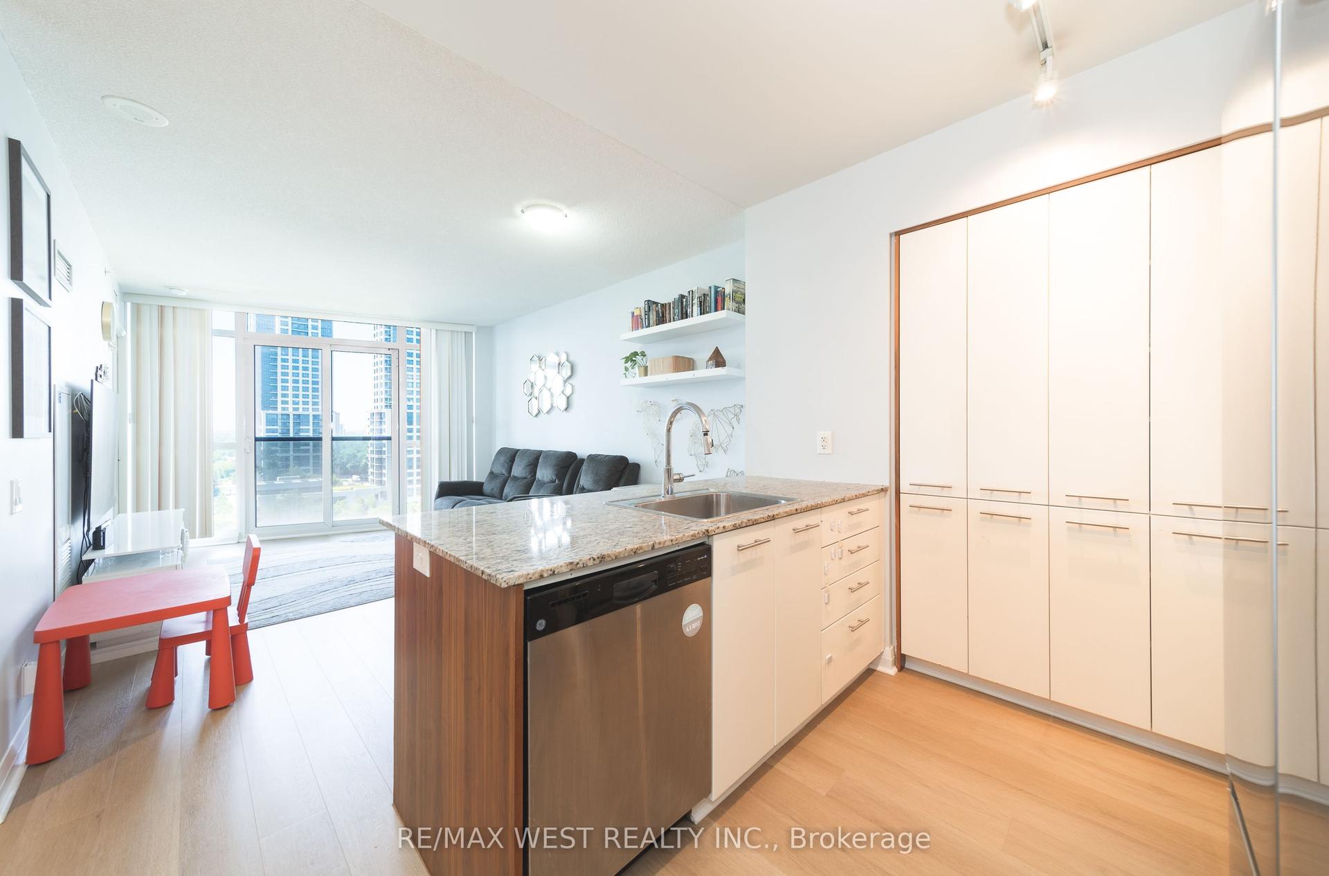 1 Valhalla Inn Road 1206 #1206, Toronto — Condo for sale, photo 1