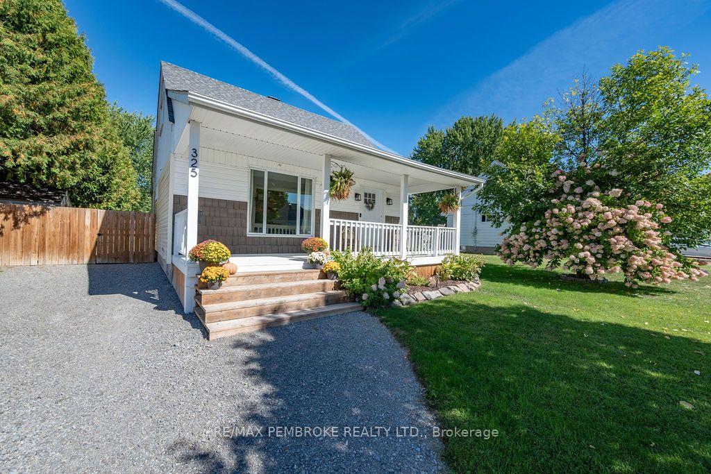 325 Chamberlain Street — photo 1