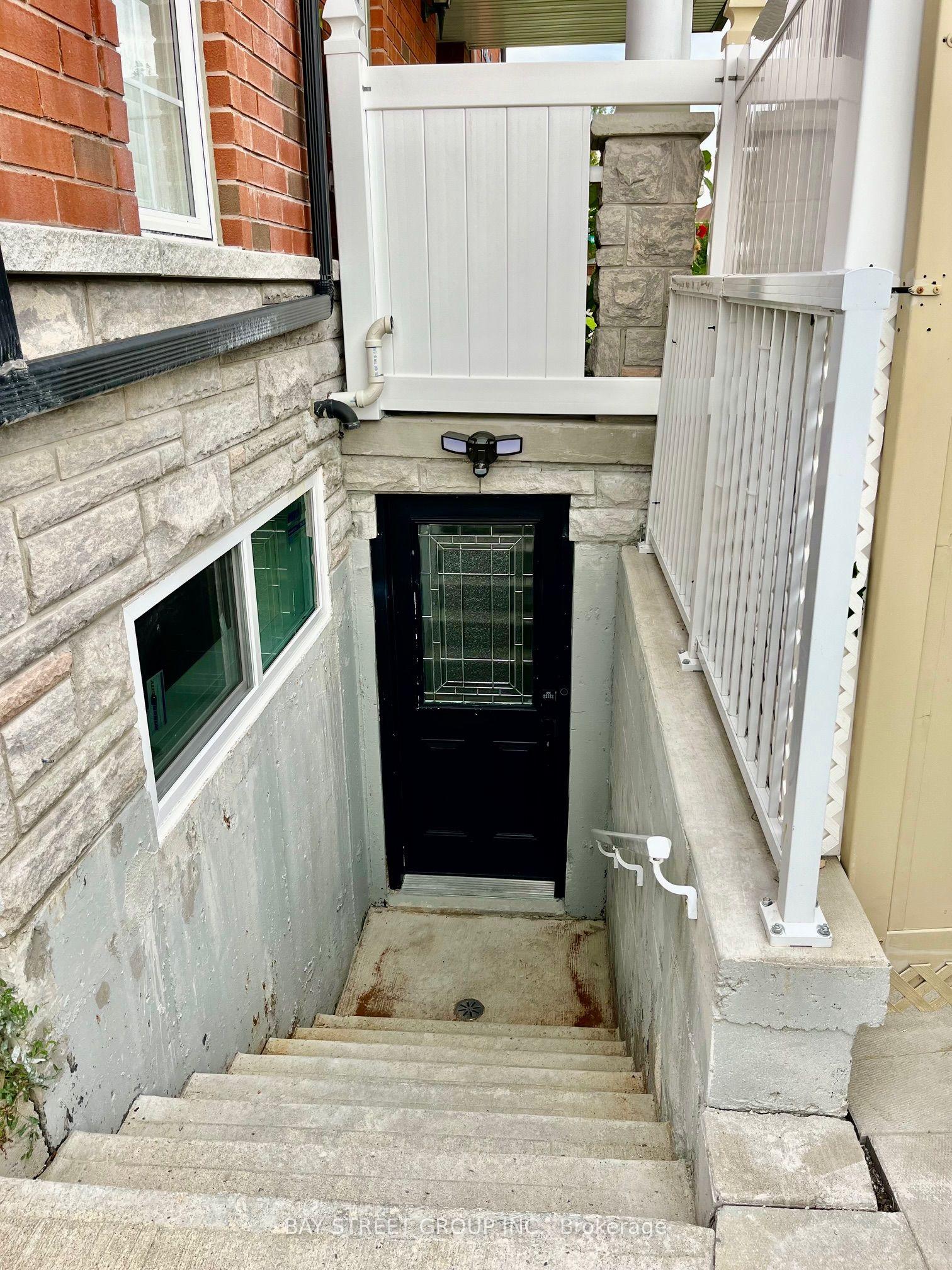 5 King William Crescent BSMT #BSMT, Richmond Hill — Townhouse for lease, photo 1