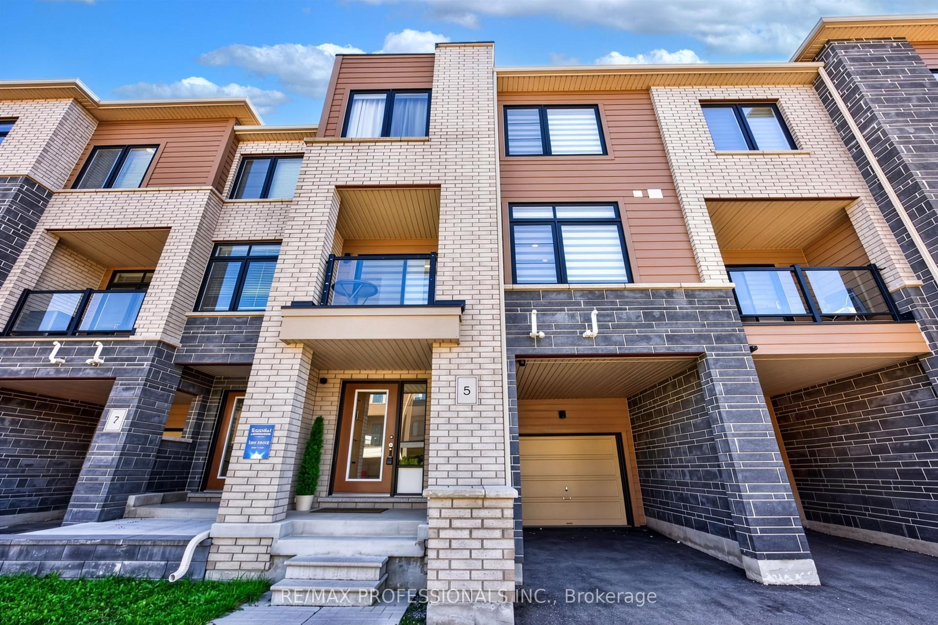 5 Delano Way, Newmarket — Townhouse for sale, photo 1