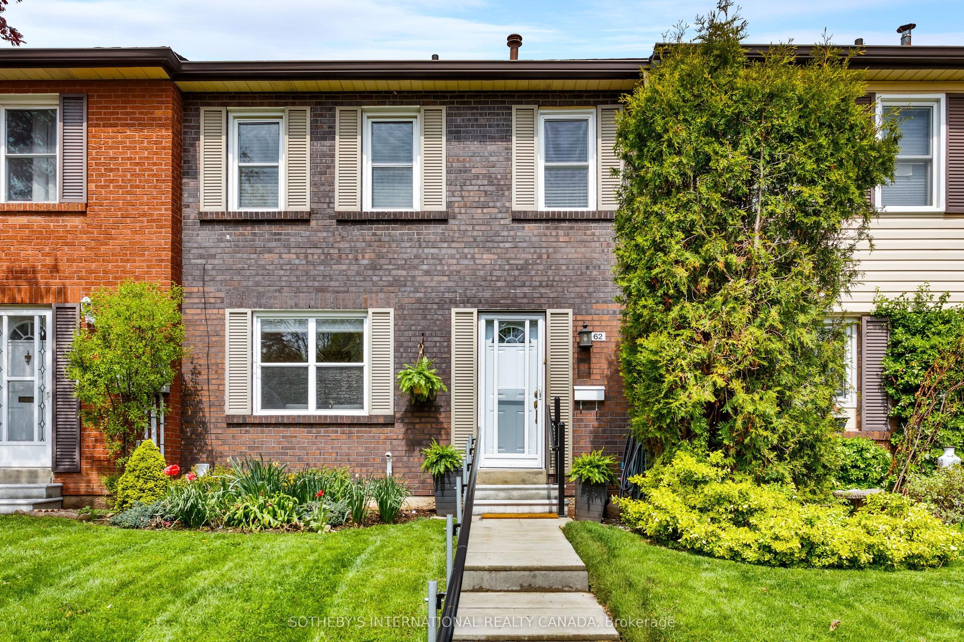 2825 Gananoque Drive 62 #62 — photo 1
