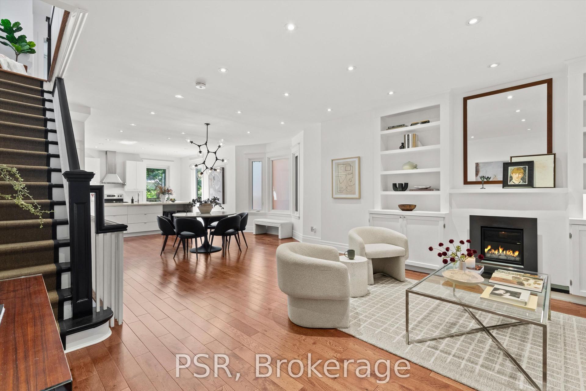 16 Mackenzie Crescent, Toronto — Detached for sale, photo 1