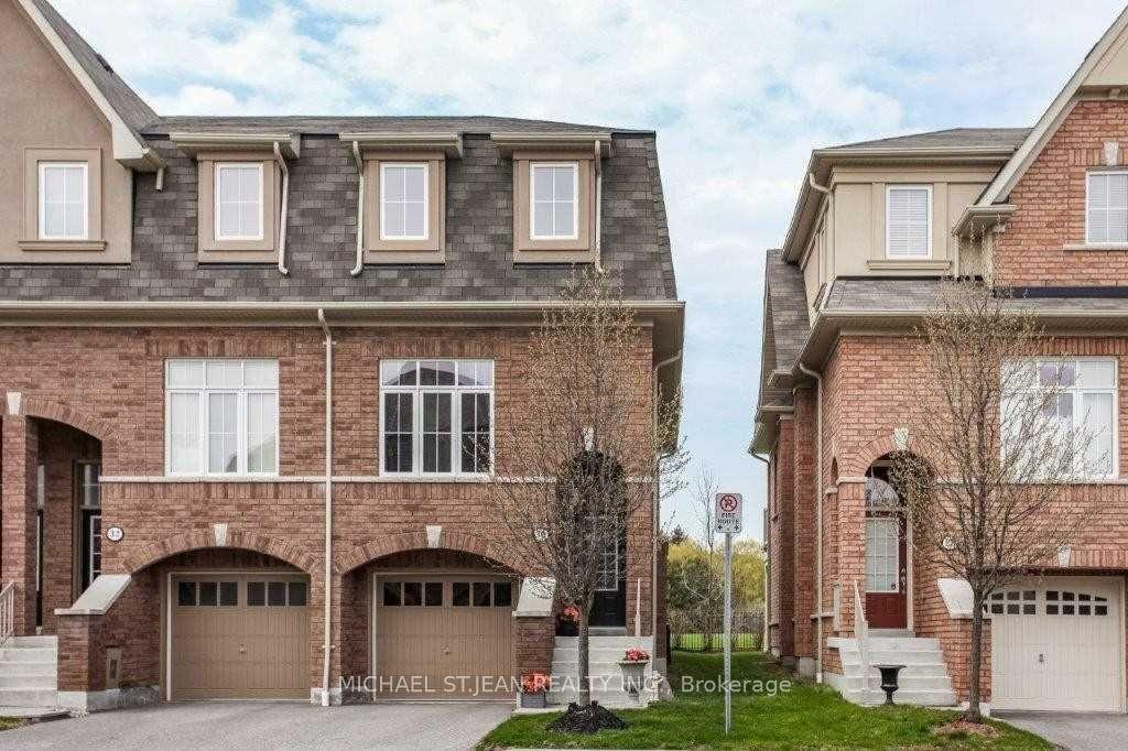 30 Burtonbury Lane — photo 1