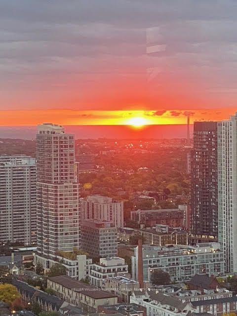 33 Charles Street E 3902 #3902, Toronto — Condo for lease, photo 1