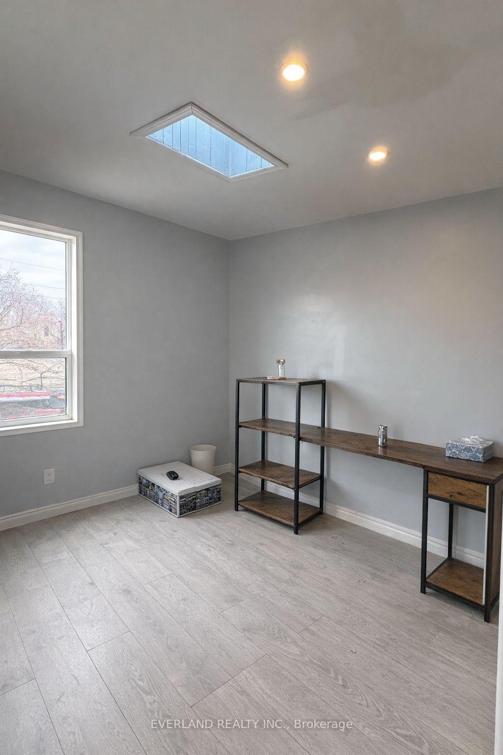 850 Bathurst Street 4 #4 — photo 1