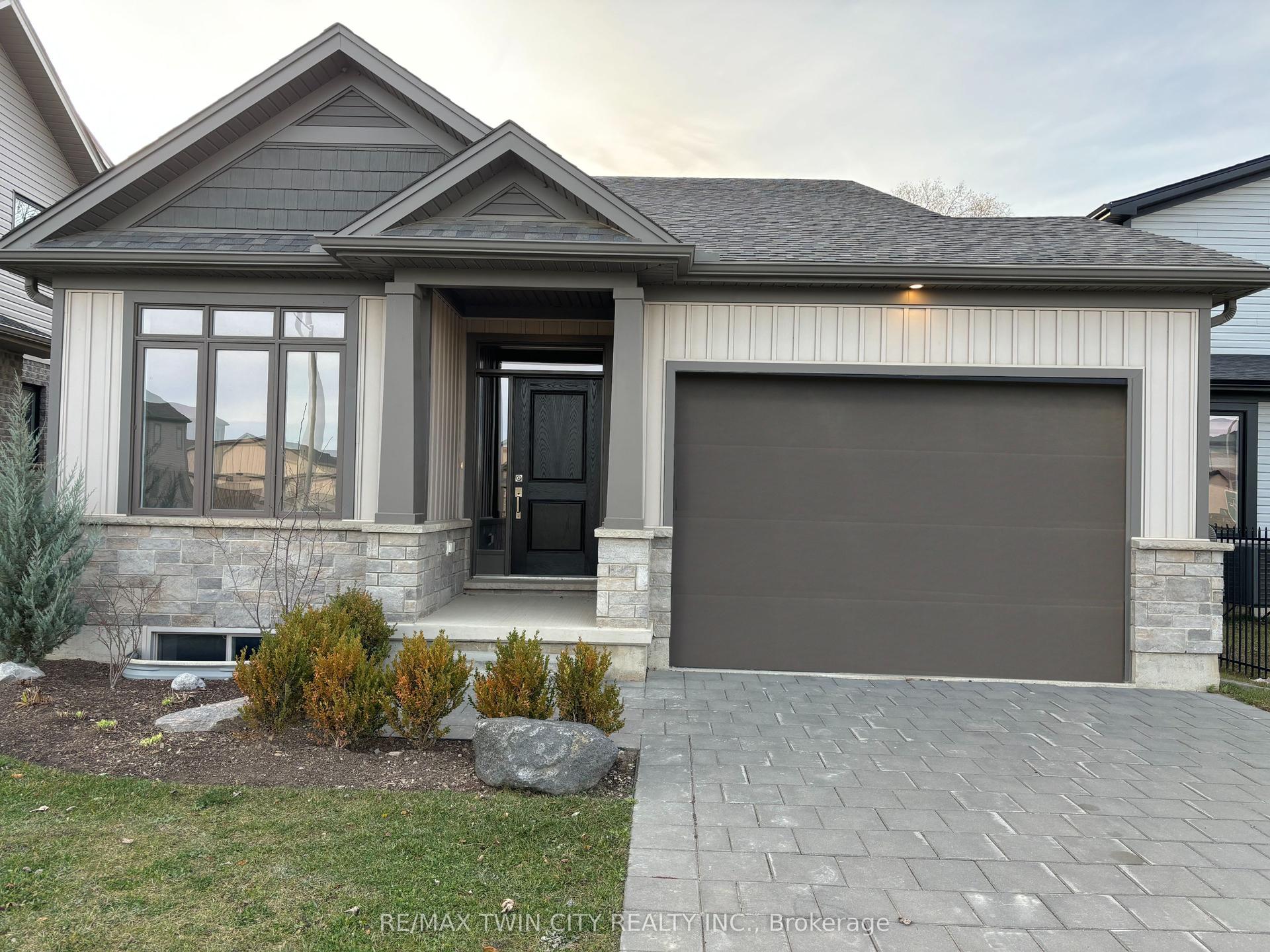 668 Chelton Road, London South — Detached for sale, photo 1