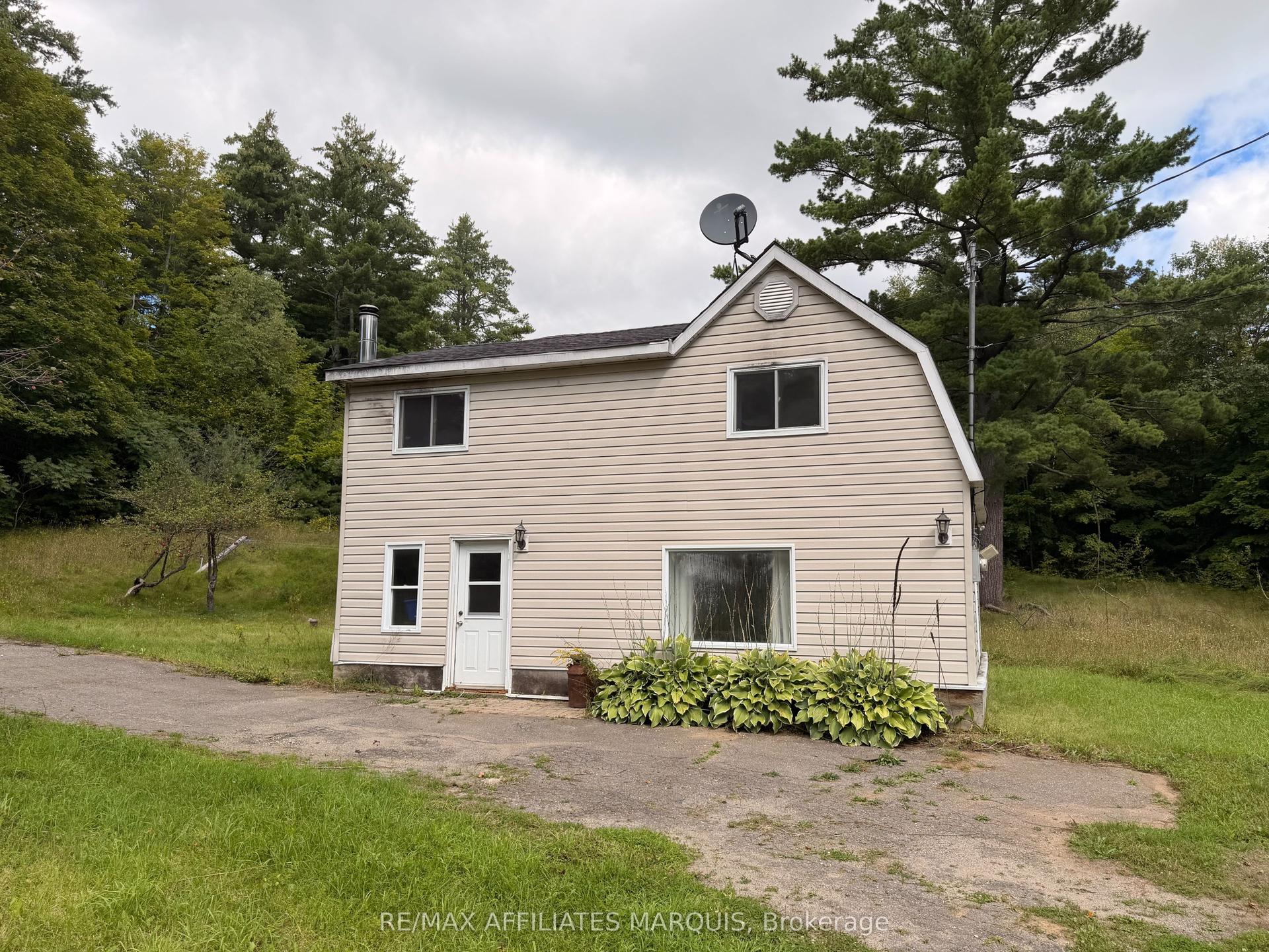 8774 Highway 511 Highway, Lanark Highlands — Detached for sale, photo 1