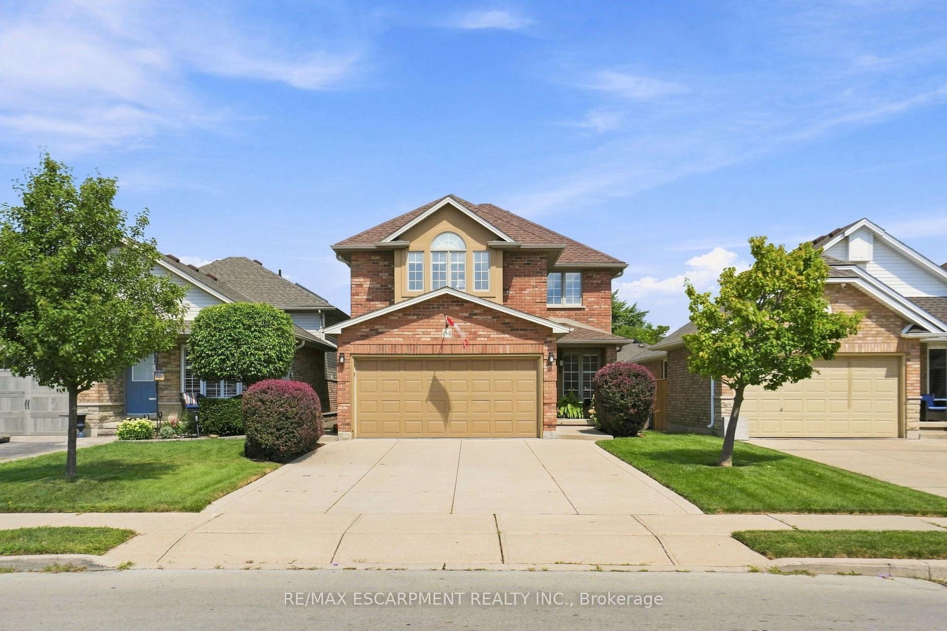 64 Redfern Avenue, Hamilton — Detached for sale, photo 1
