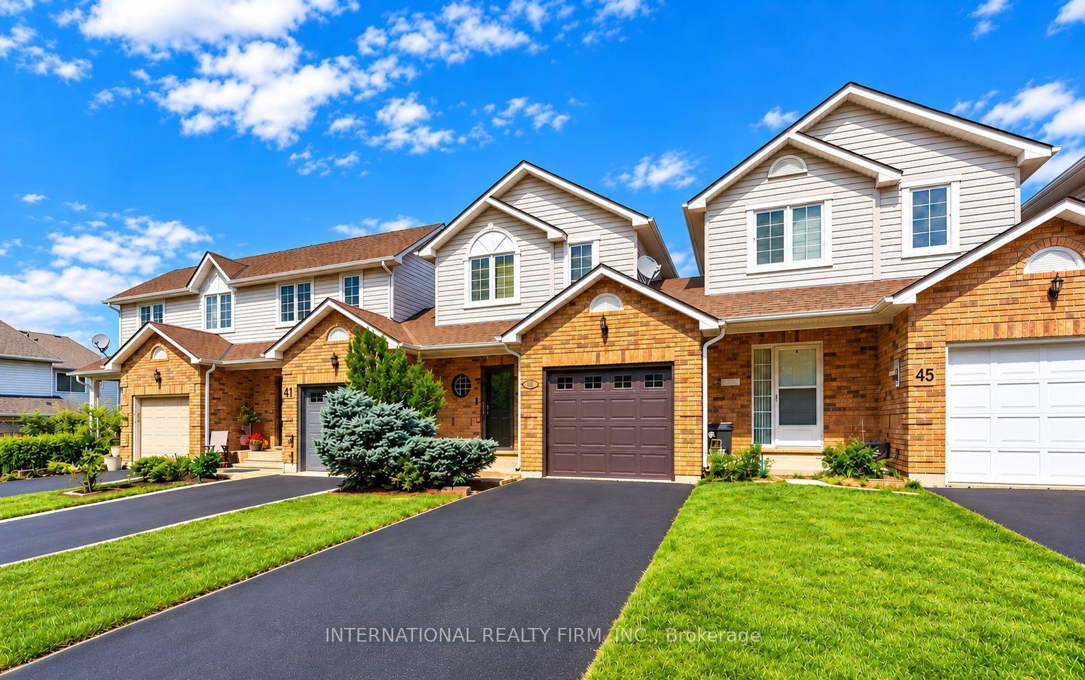 43 Kildonan Crescent, Hamilton — Townhouse for sale, photo 1
