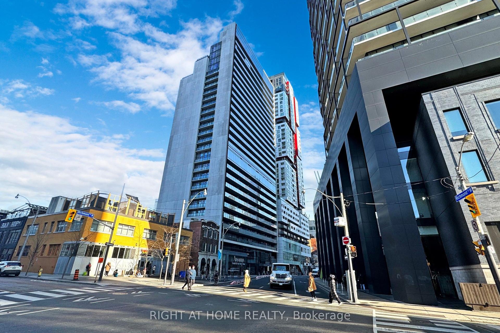 330 Richmond Street W 209 #209, Toronto — Condo for lease, photo 1
