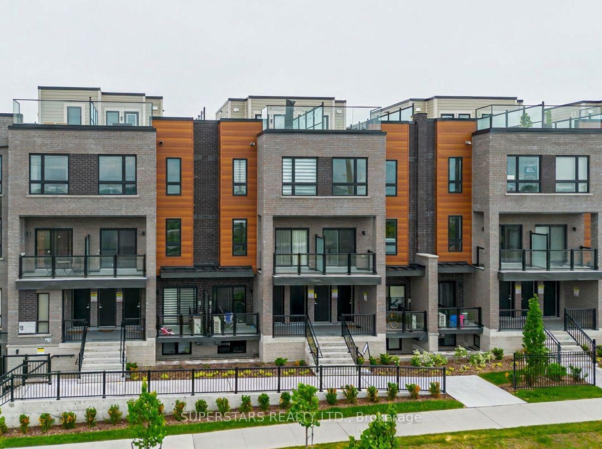 18 Lytham Green Circle 12 #12, Newmarket — Condo Town for sale, photo 1