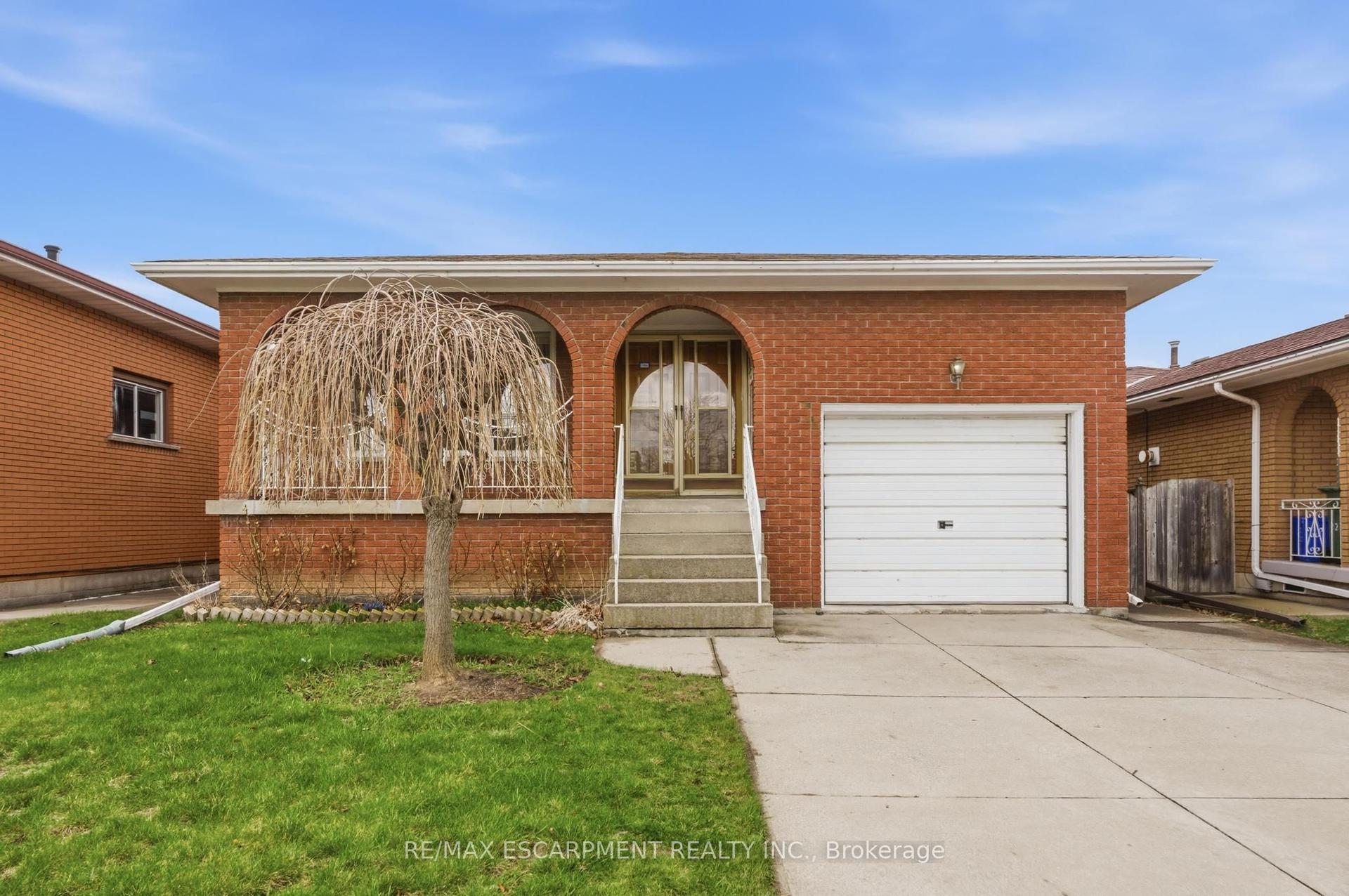 26 Adorn Court — photo 1