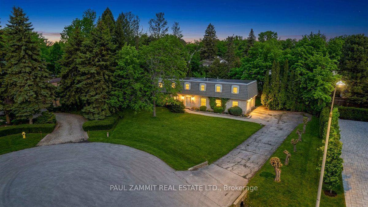 8 Lafayette Place — photo 1