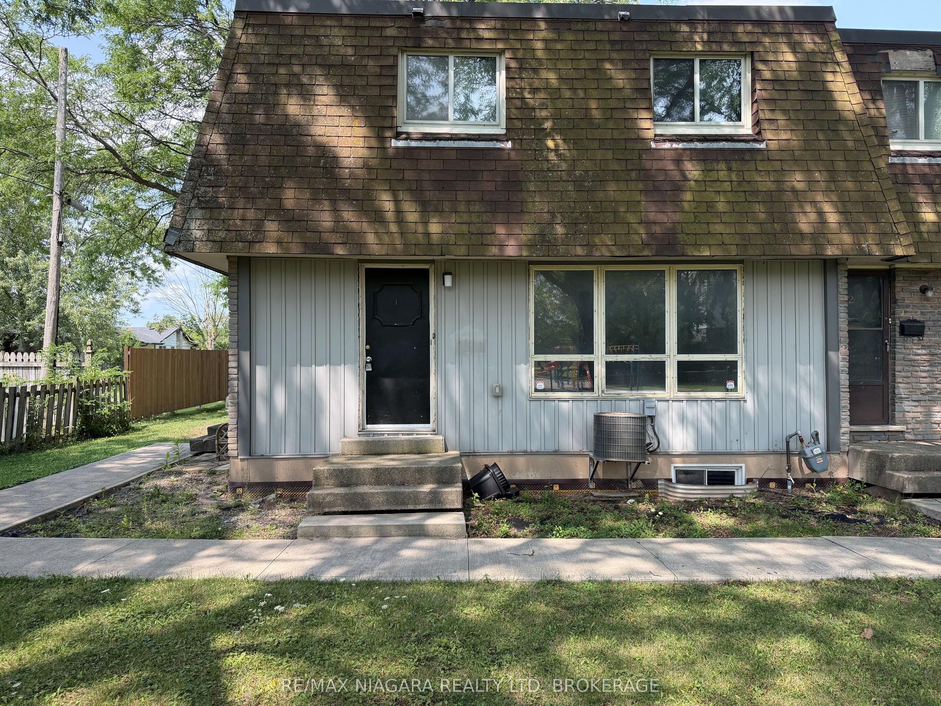 21 Woodlawn Road 1 #1, Welland — Townhouse for lease, photo 1