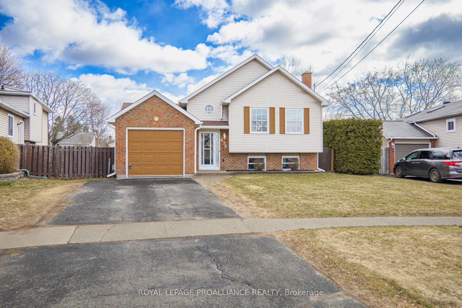 679 Mackechnie Crescent — photo 1