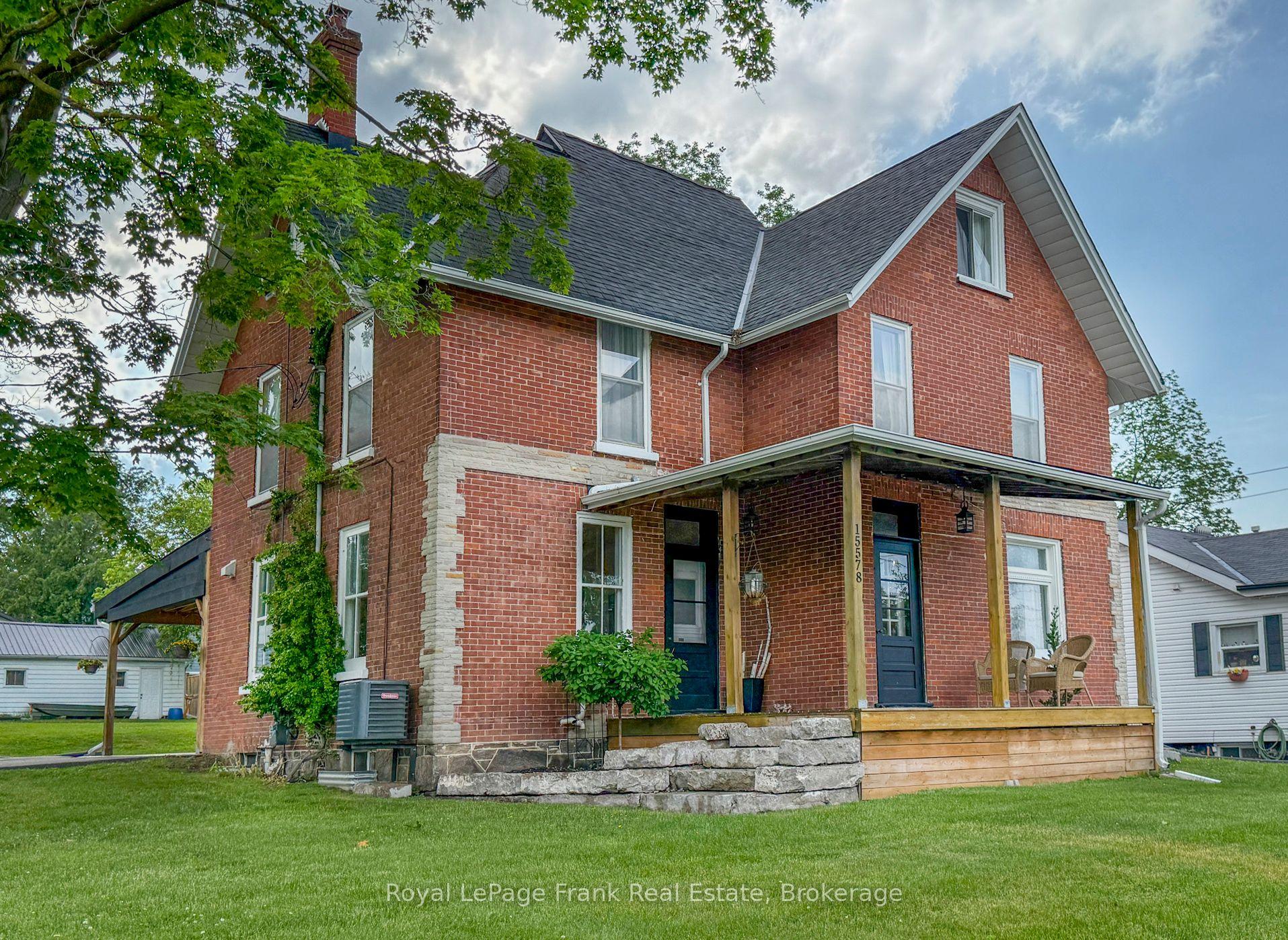 15578 Simcoe Street — photo 1