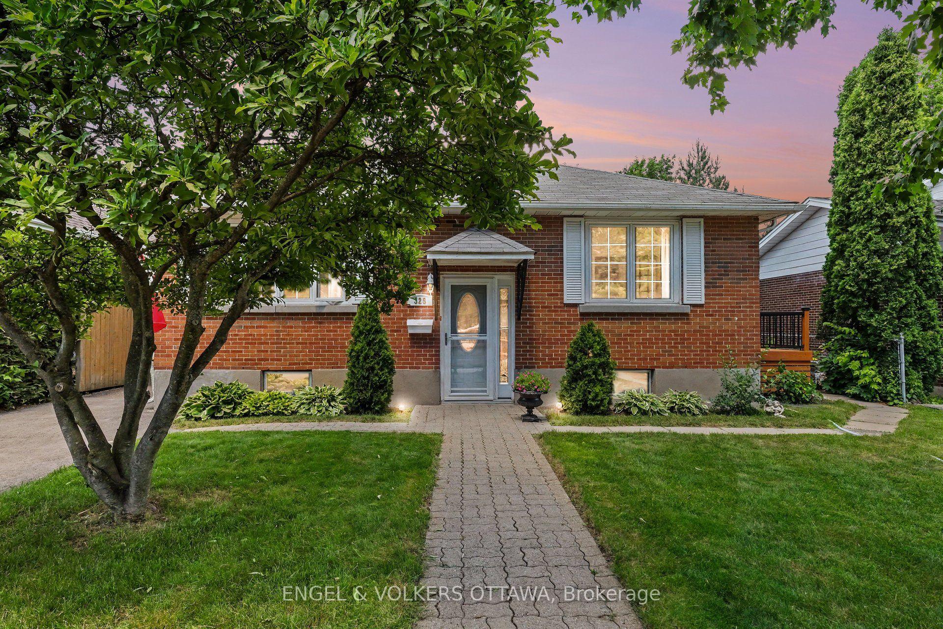 325 Summit Avenue, Alta Vista and Area — Detached for sale, photo 1