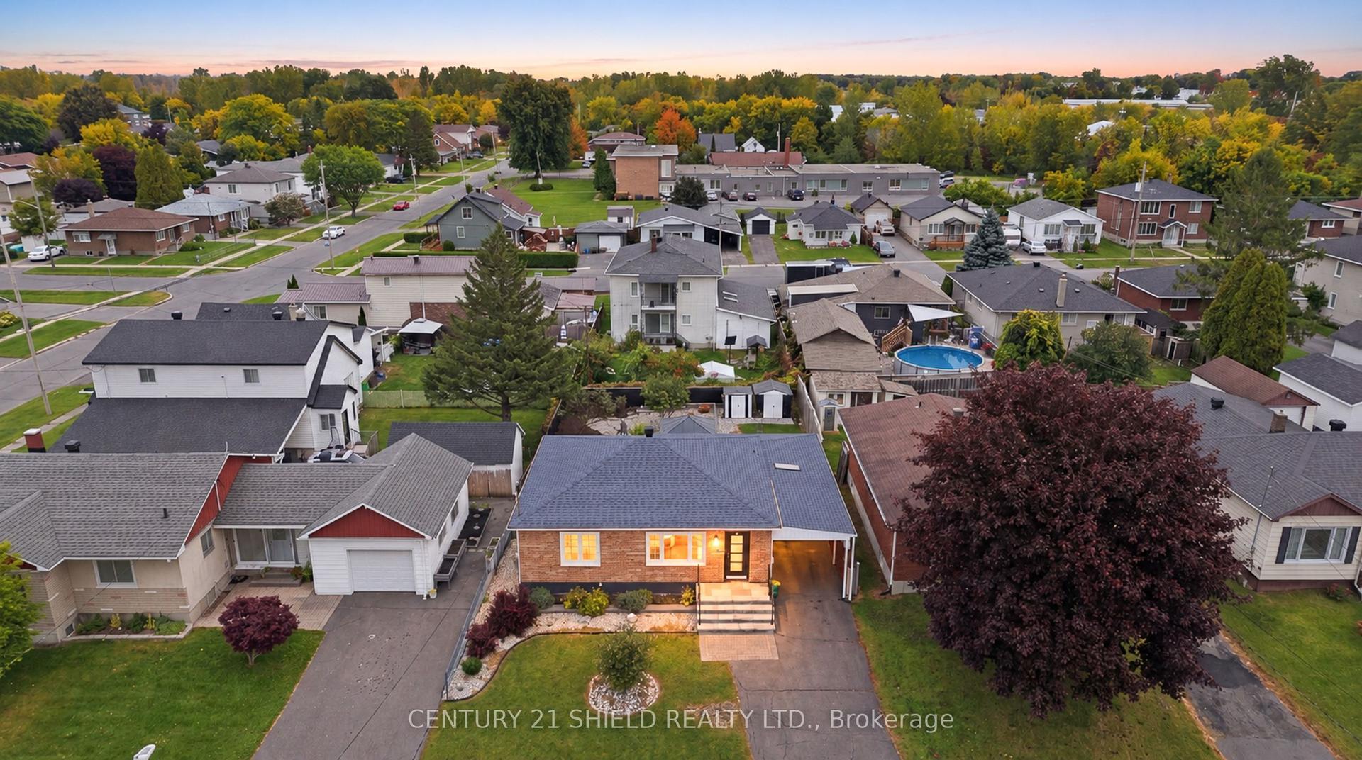 1019 MIRON Avenue, Cornwall — Detached for sale, photo 1