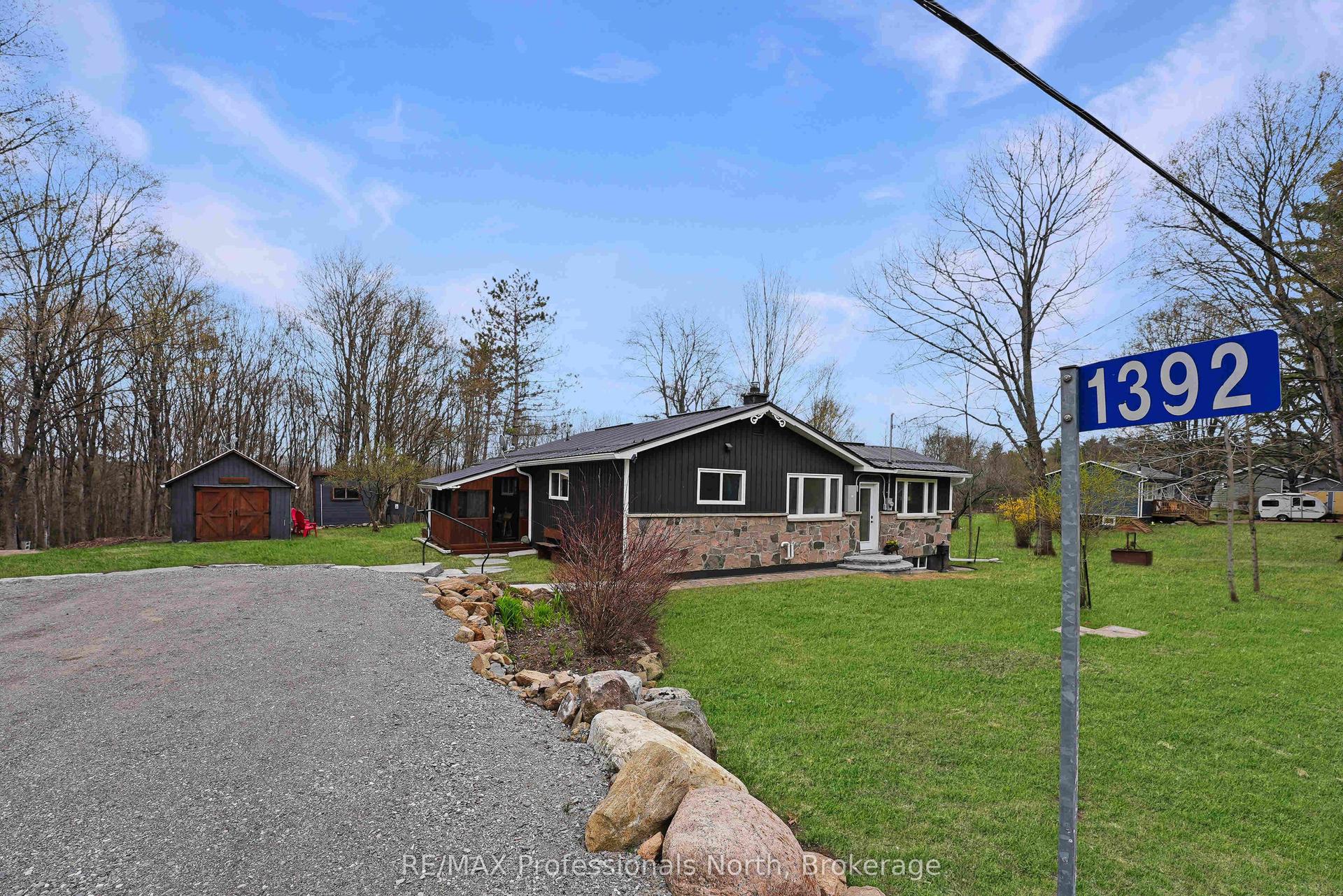 1392 Old Donald Road — photo 1