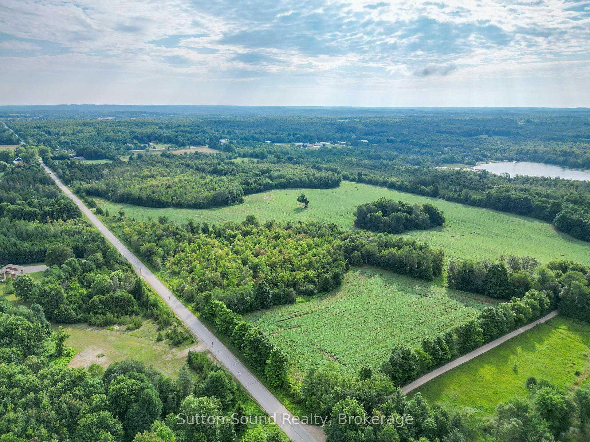 PL11-12 10 Side Road — photo 1