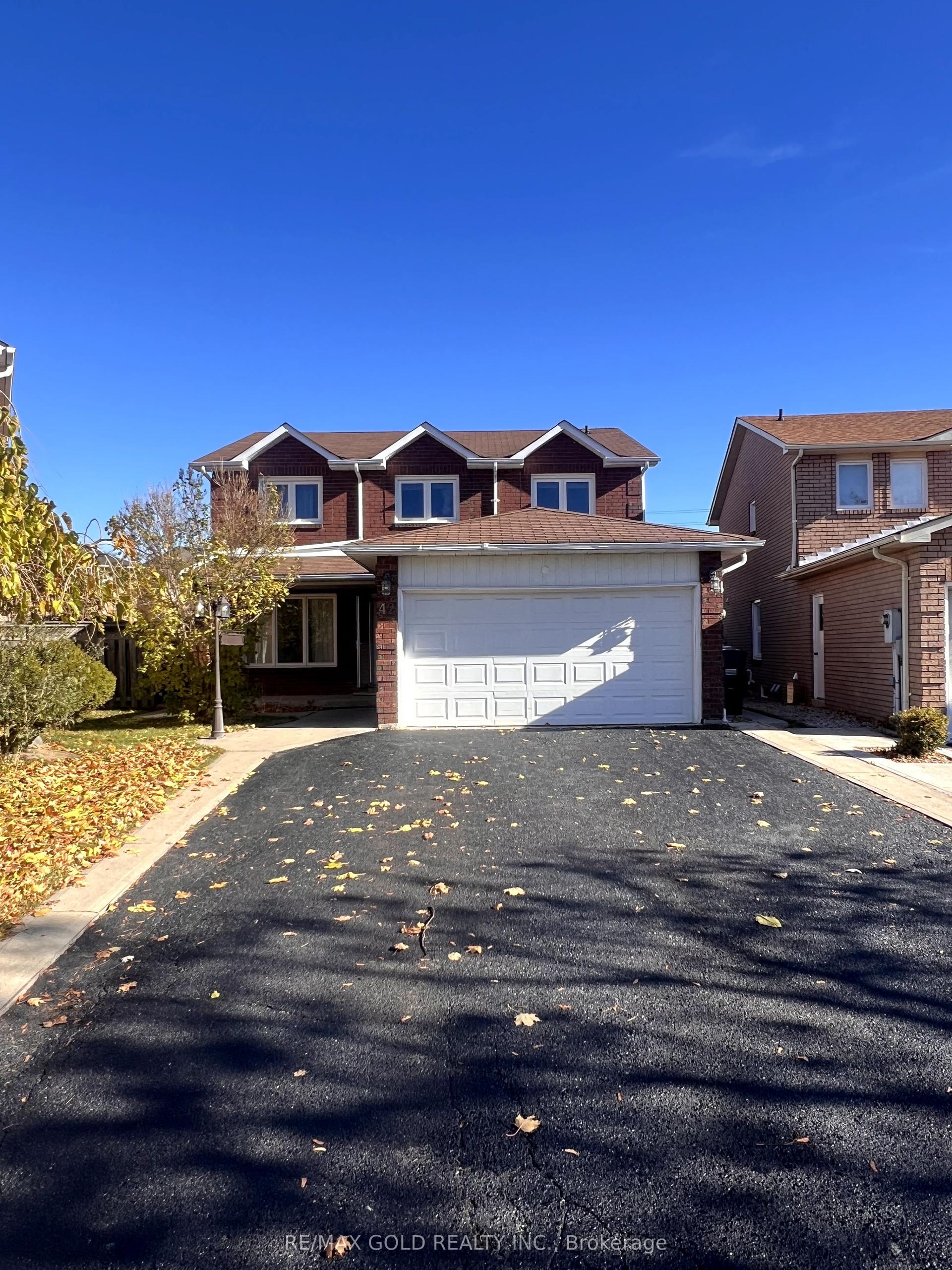 42 Toba Crescent, Brampton — Detached for lease, photo 1