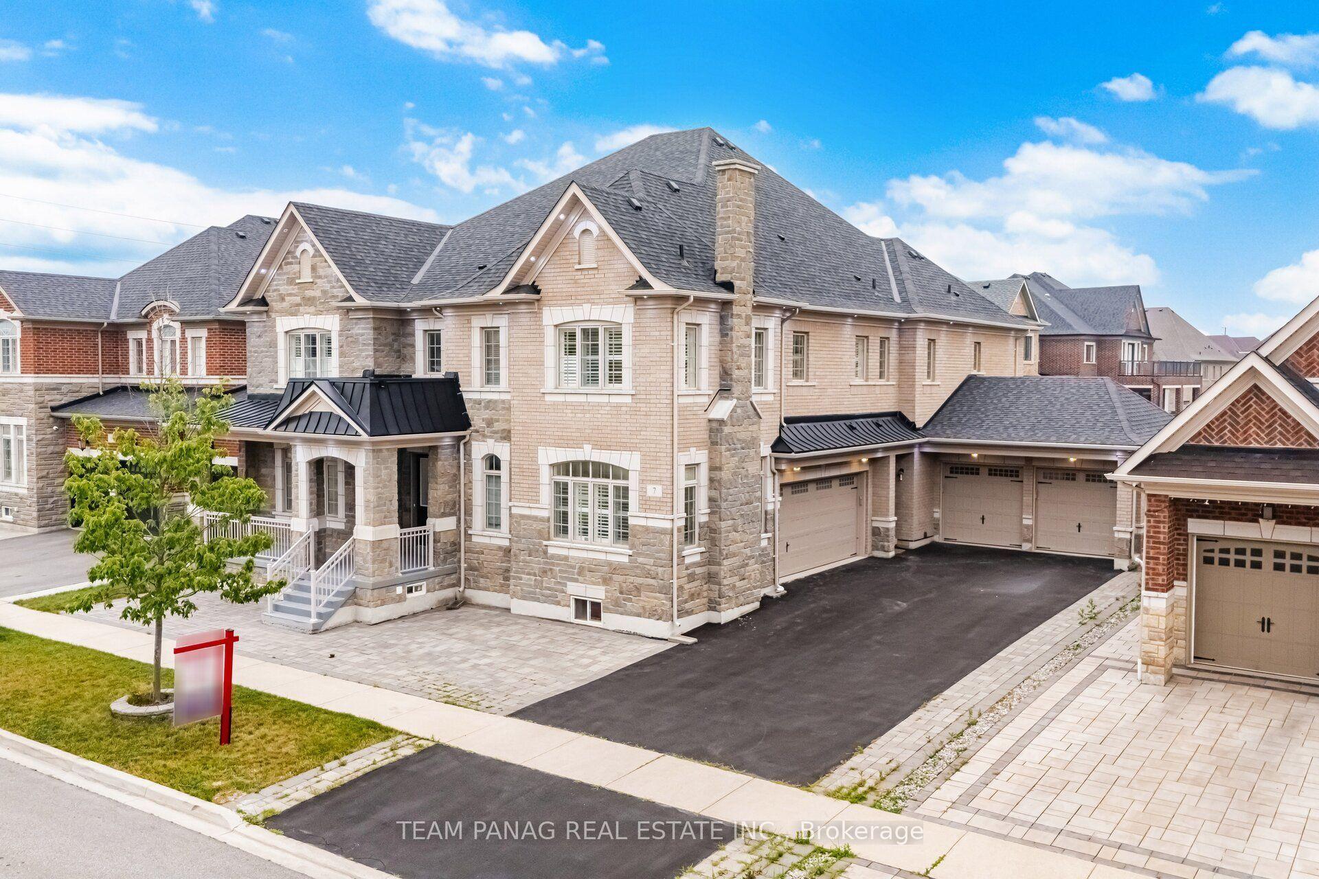 7 Balloon Crescent, Brampton — Detached for sale, photo 1