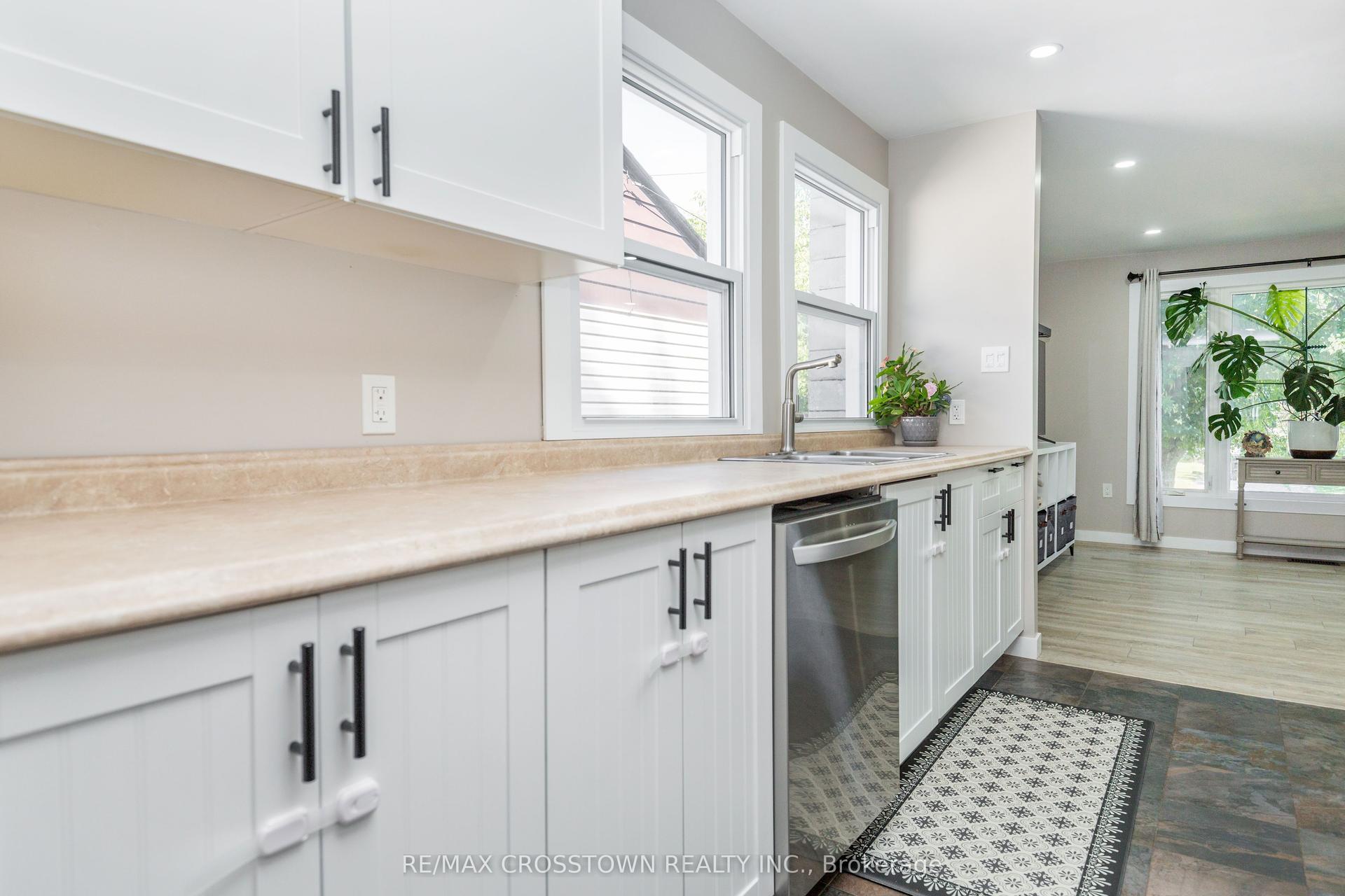 281 Elizabeth Street, Midland — Detached for sale, photo 1