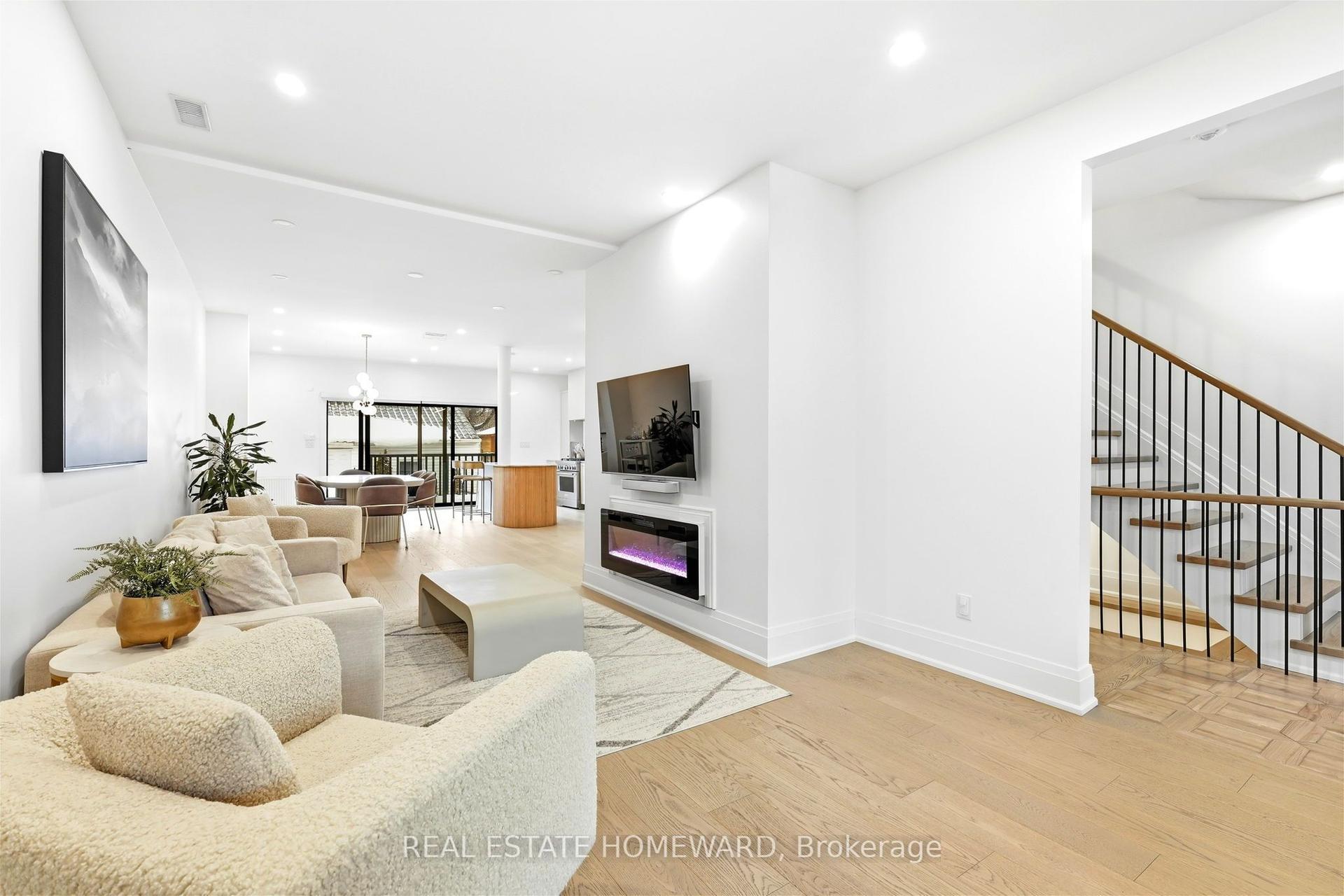 234 Pearson Avenue, Toronto — Detached for lease, photo 1