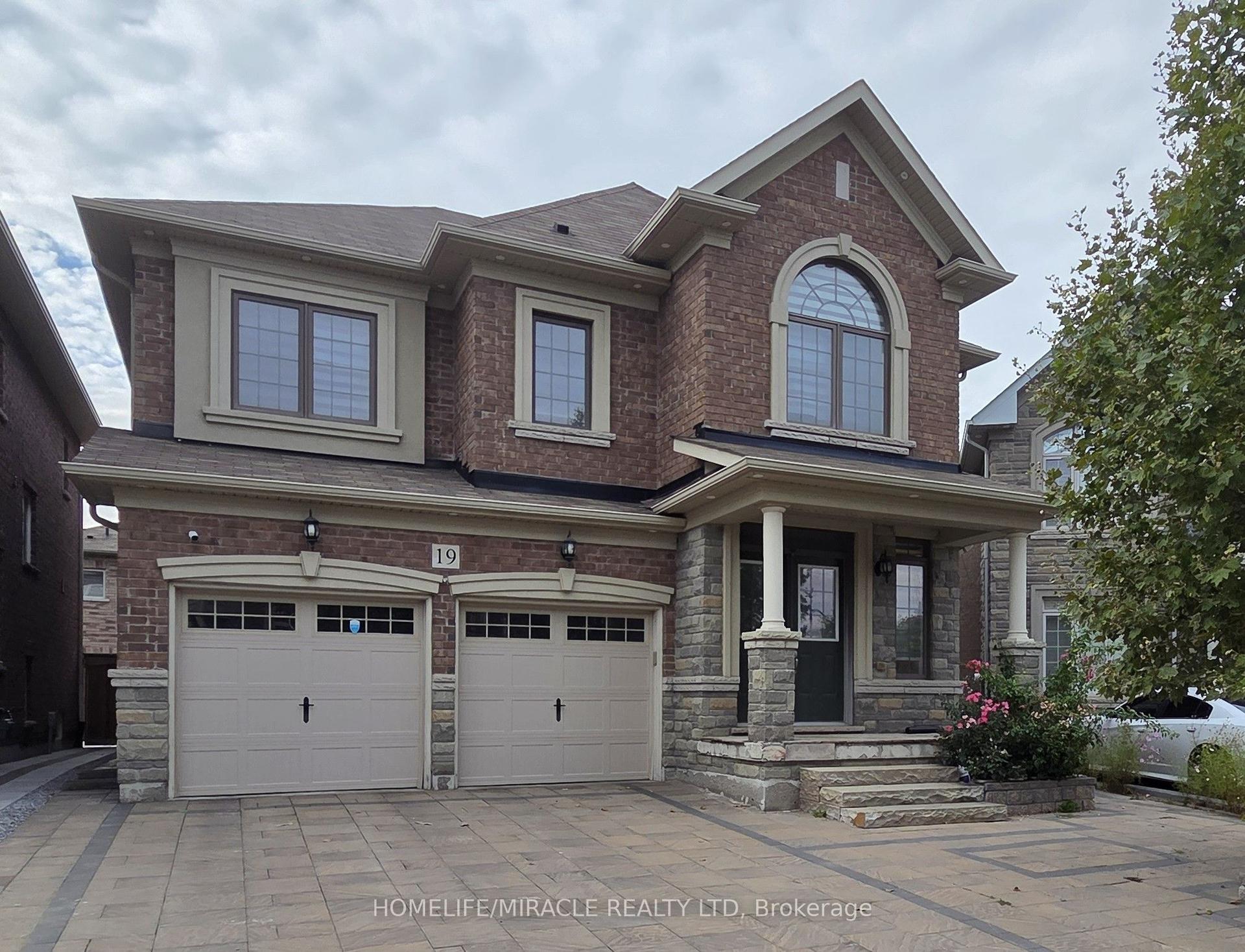 19 Belgium Crescent, Brampton — Detached for lease, photo 1