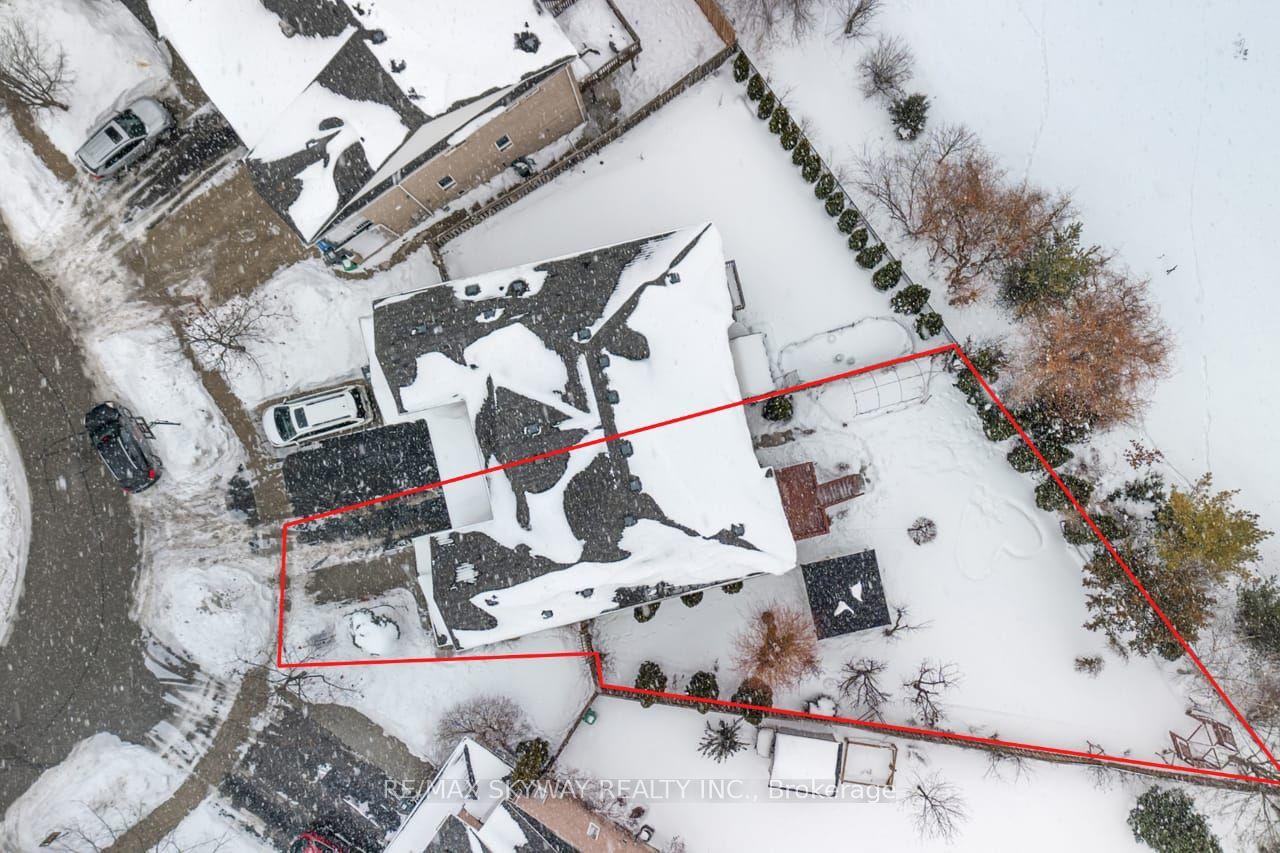 87 Ashdale Road — photo 1