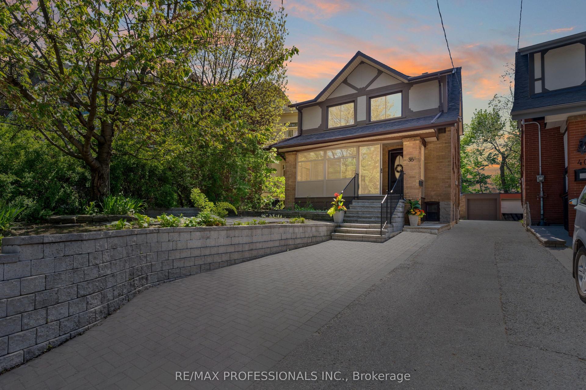 36 Gothic Avenue — photo 1