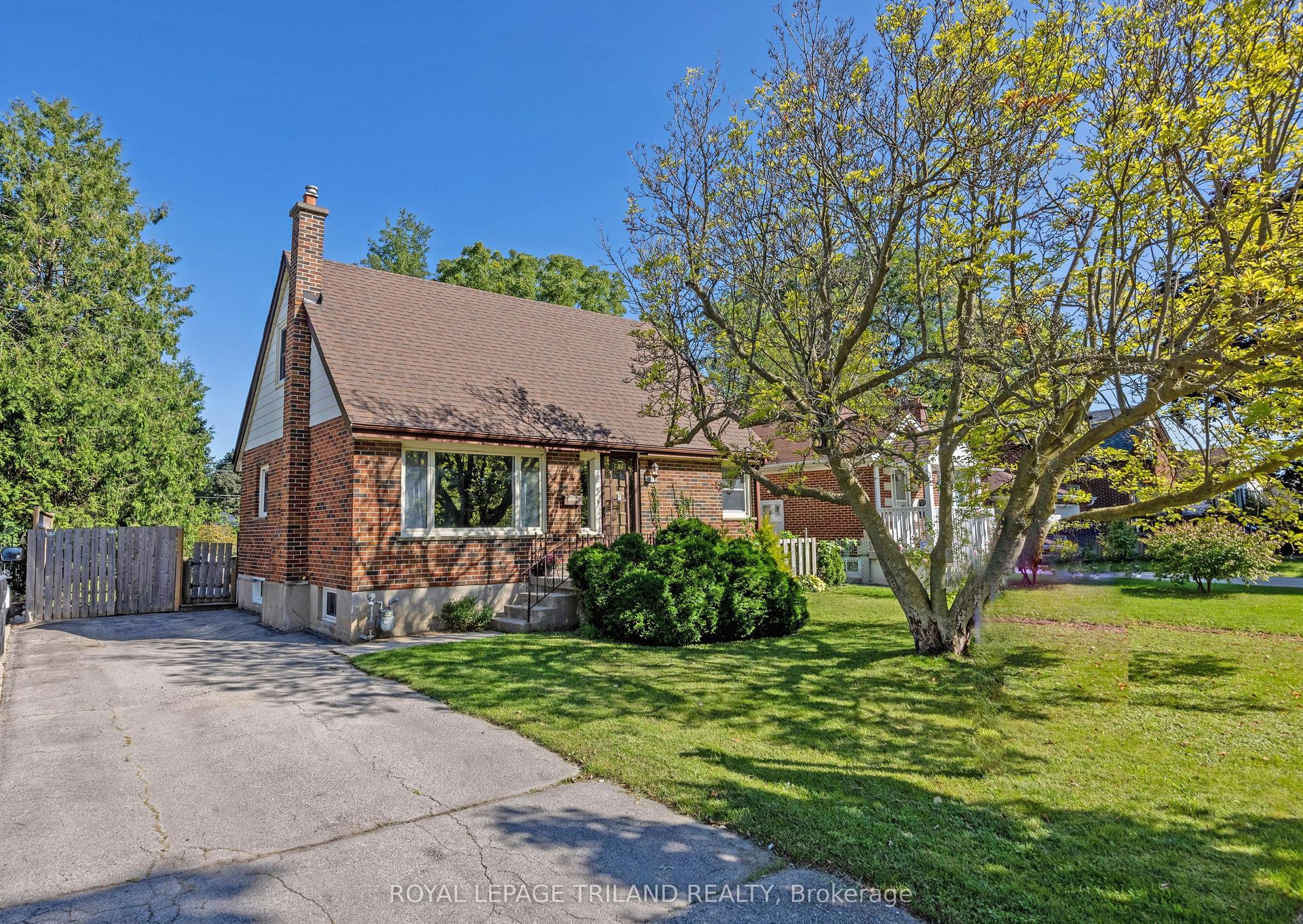 1874 Churchill Avenue, London East — Detached for sale, photo 1
