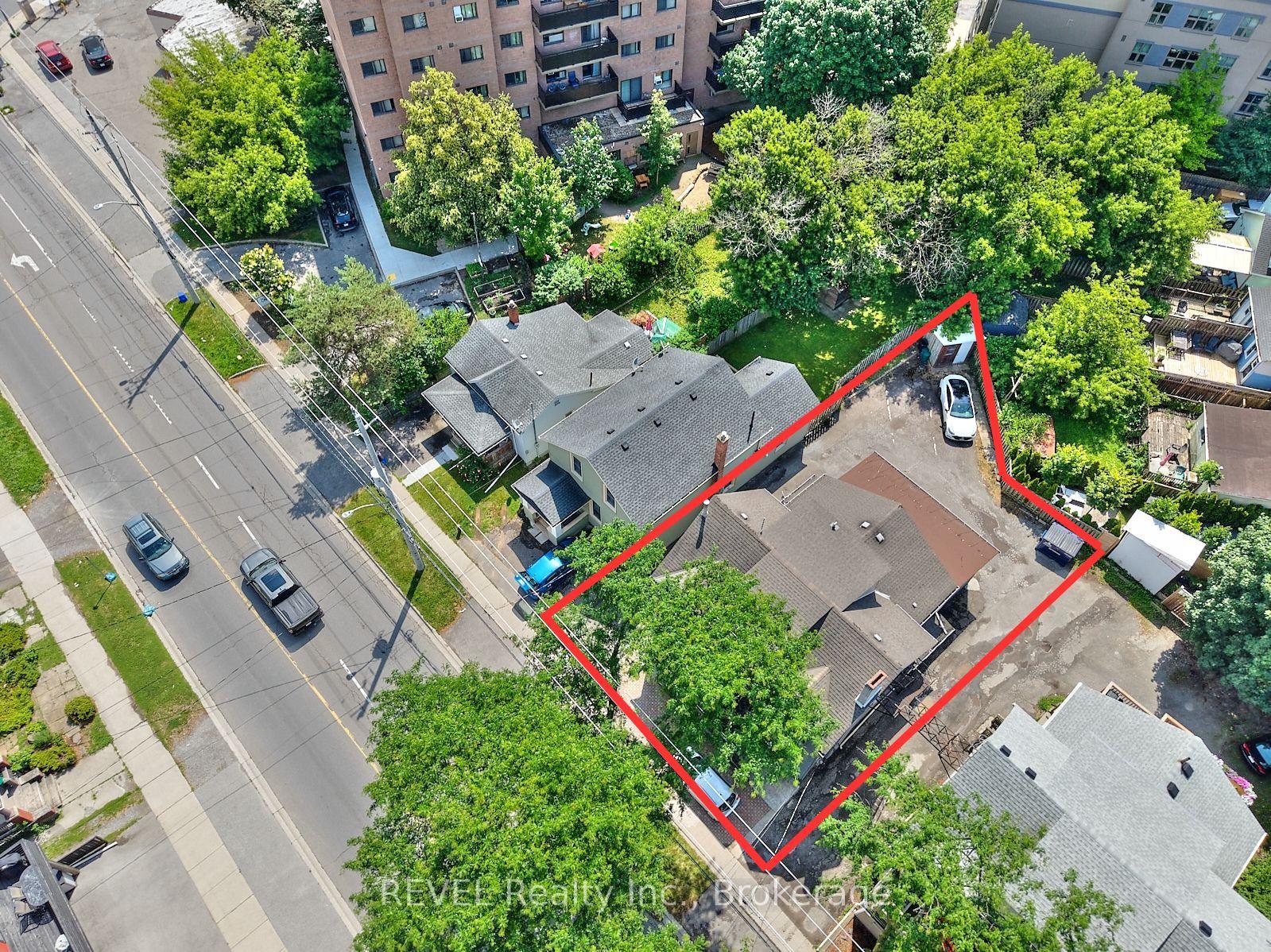 50 Welland Avenue, St. Catharines — Multiplex for sale, photo 1