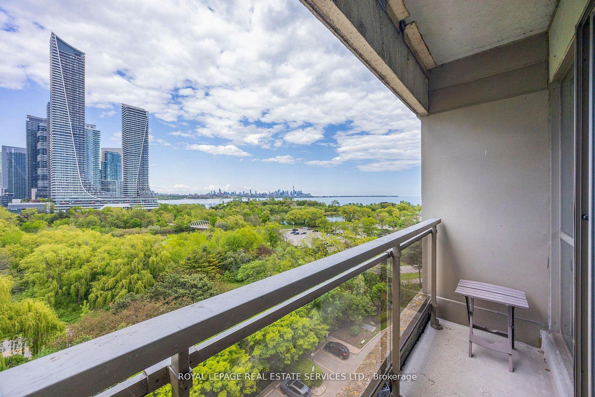 2261 Lake shore Boulevard W 1010 #1010 — photo 1
