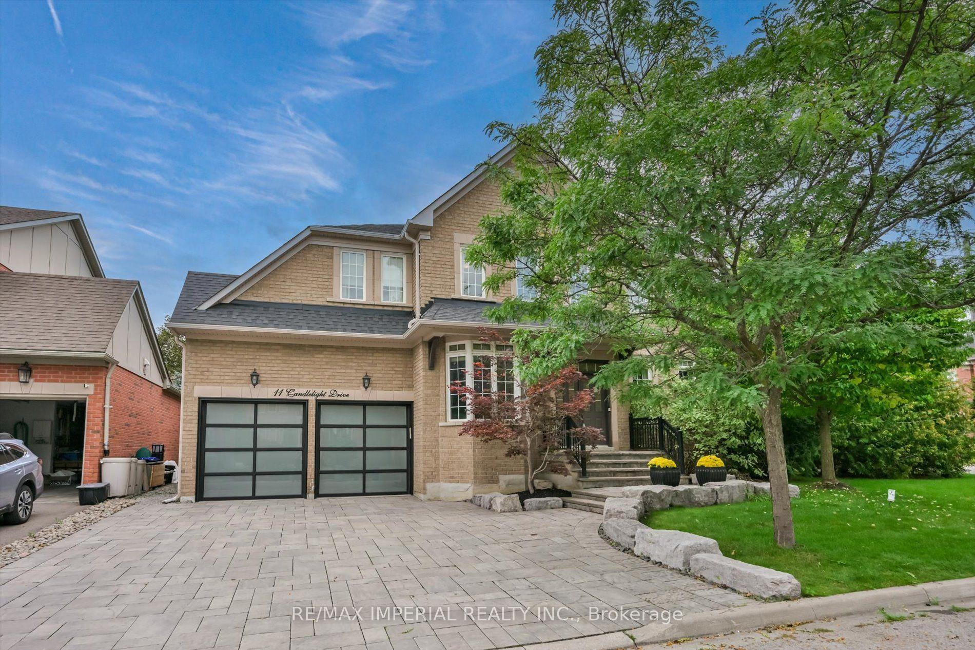 11 Candlelight Drive, Richmond Hill — Detached for sale, photo 1