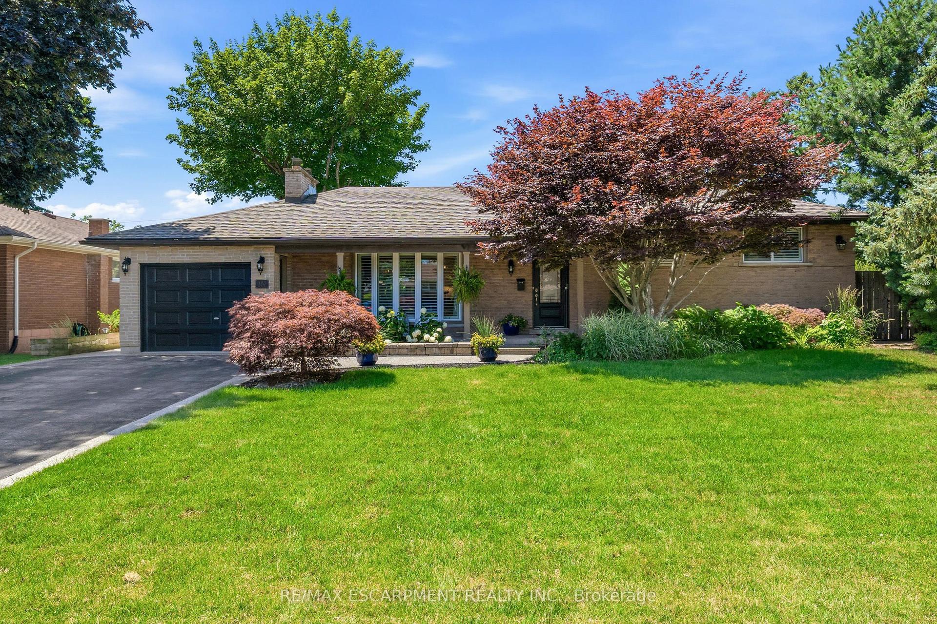 302 Harmony Road, Hamilton — Detached for sale, photo 1