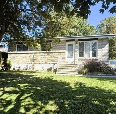 418 Bellevue Crescent, Cornwall — Detached for sale, photo 1
