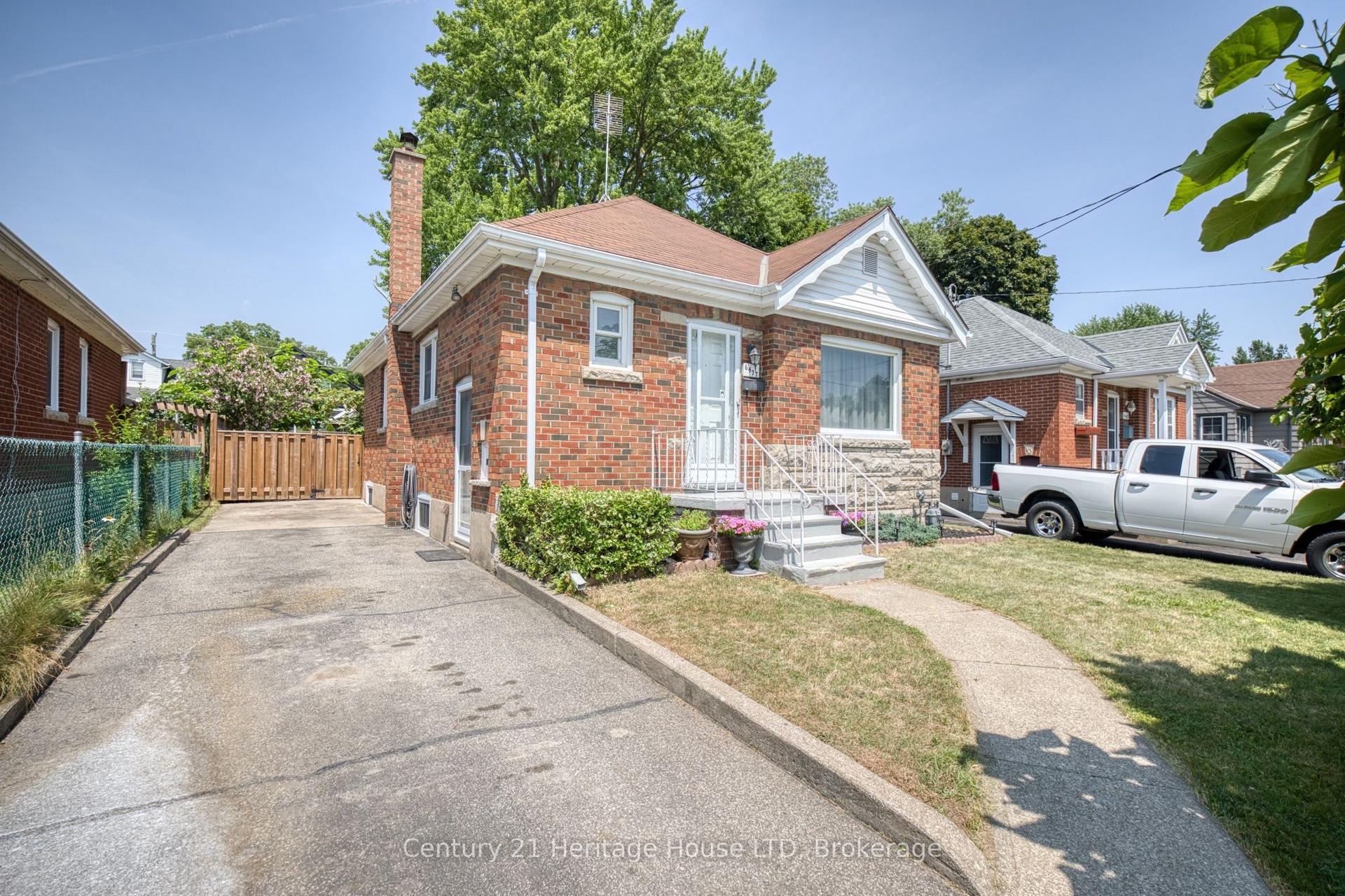 6477 Barker Street, Niagara Falls — Detached for sale, photo 1