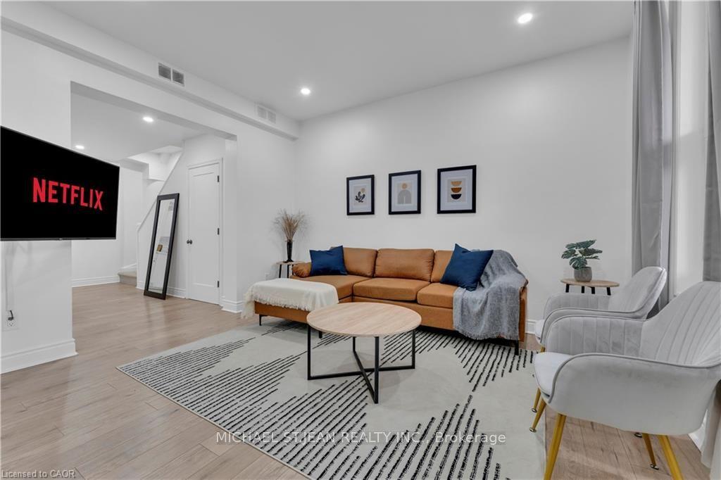 237 West Avenue — photo 1