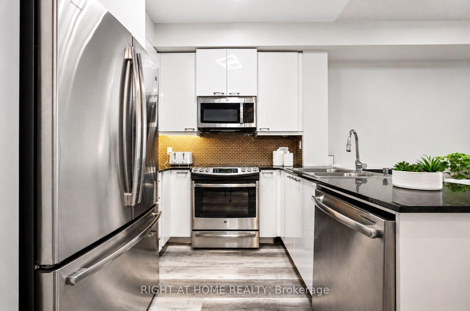 1328 Birchmount Road, Toronto — Condo for lease, photo 1